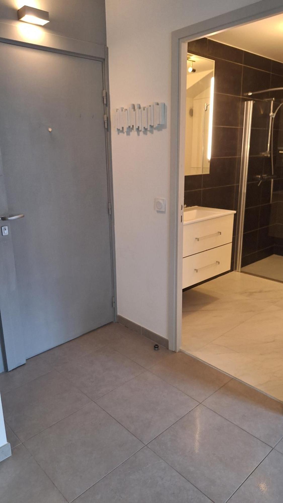 Beau 2 Pieces Rue D'antibes Cannes
