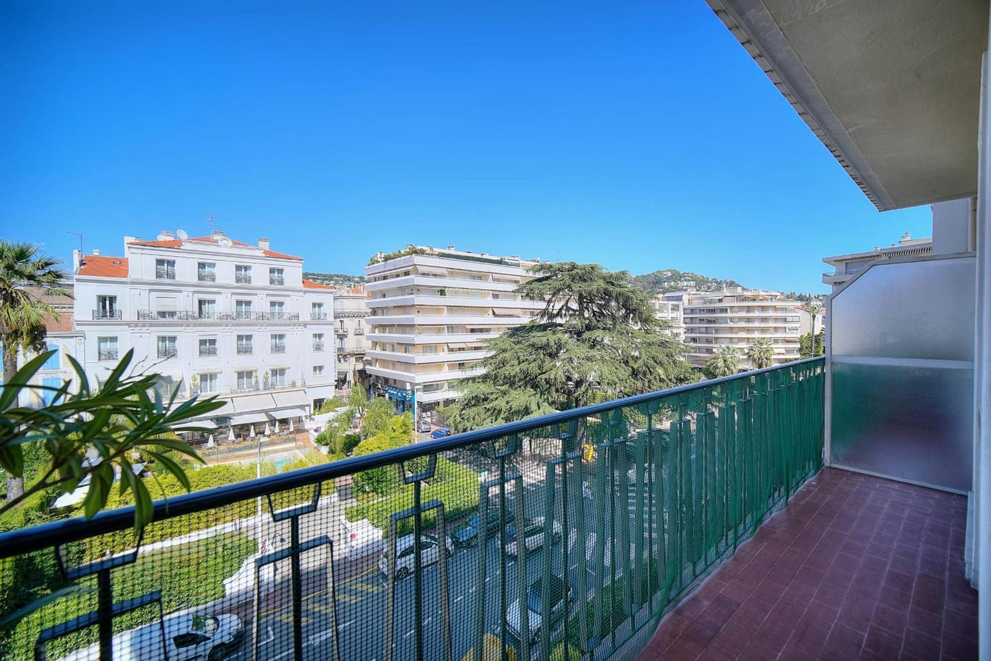 Apartment Ref 1482 - Back Croisette - For Rent Cannes
