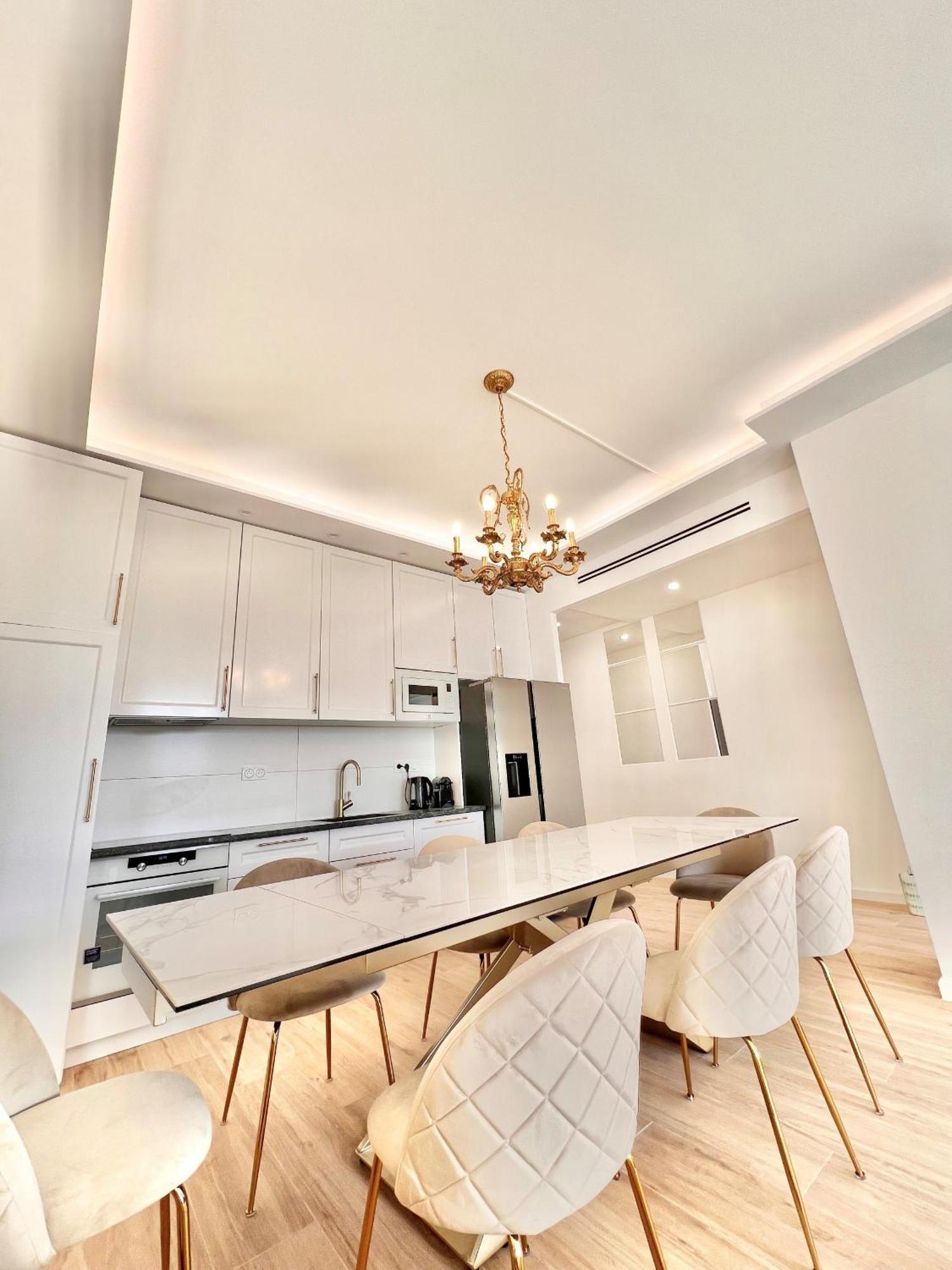 Appartement Exceptionnel 4 Pieces Balcon Carre D Or A3b129 Cannes