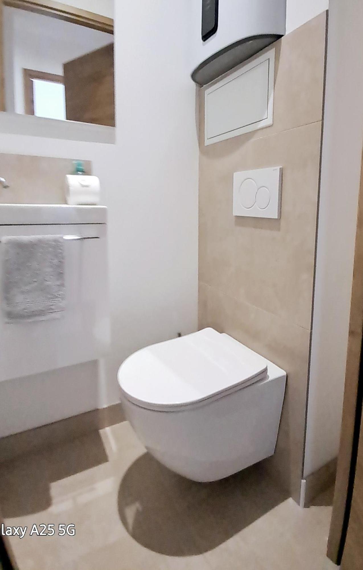 Apartment 4 Personnes Situe A 2 Pas De La Croisette Et Des Plages