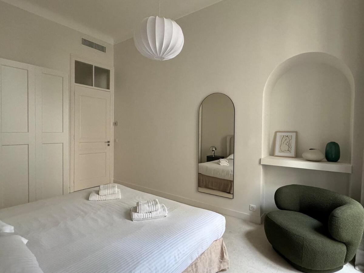 Apartment Centre *