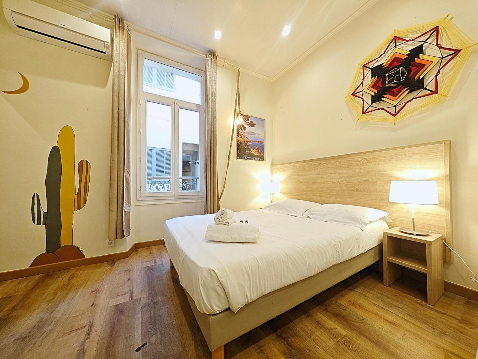 Viva Riviera - 19 Rue Des Freres Pradignac * Cannes
