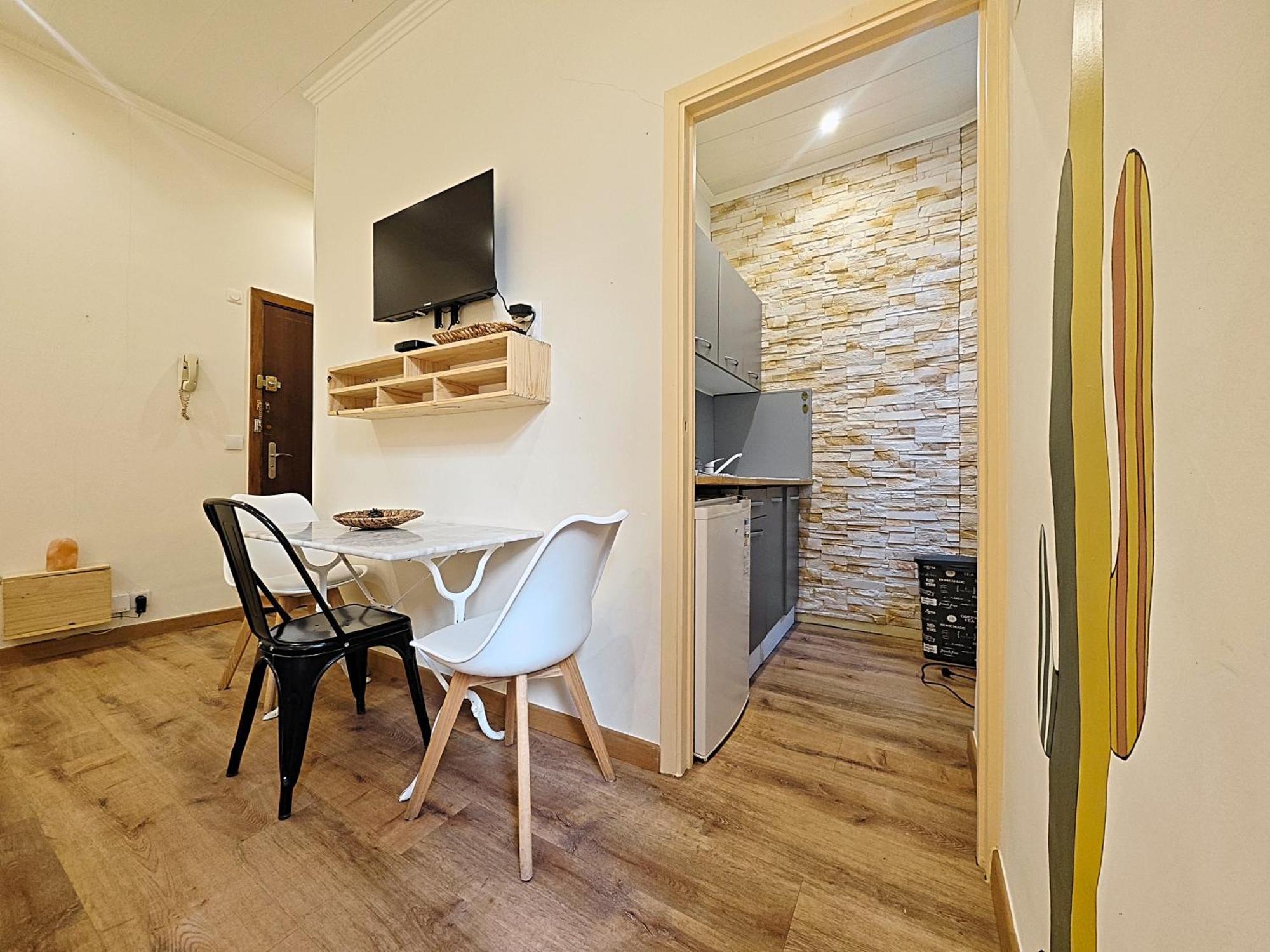 Viva Riviera - 19 Rue Des Freres Pradignac