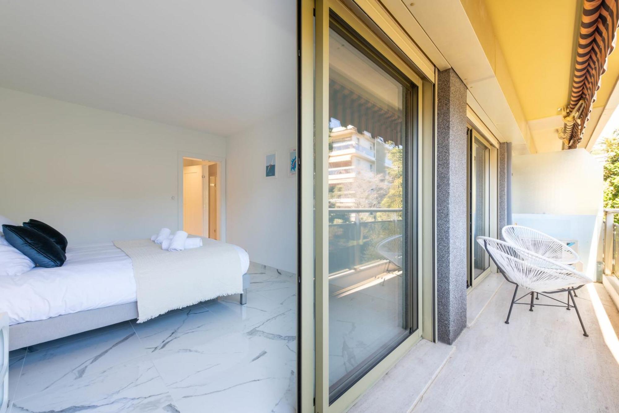 Apartment Spacious 2-br In A With Pool