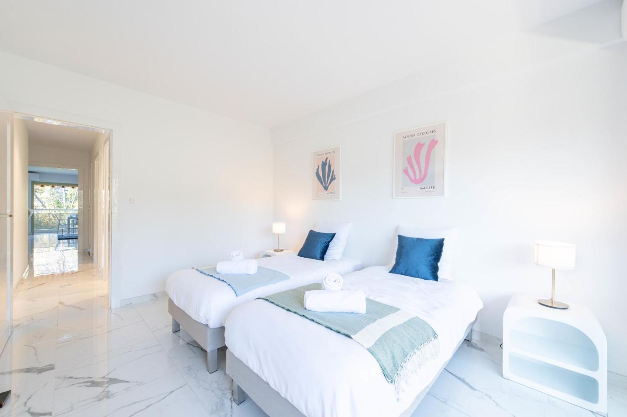Apartment Spacious 2-br In A With Pool *