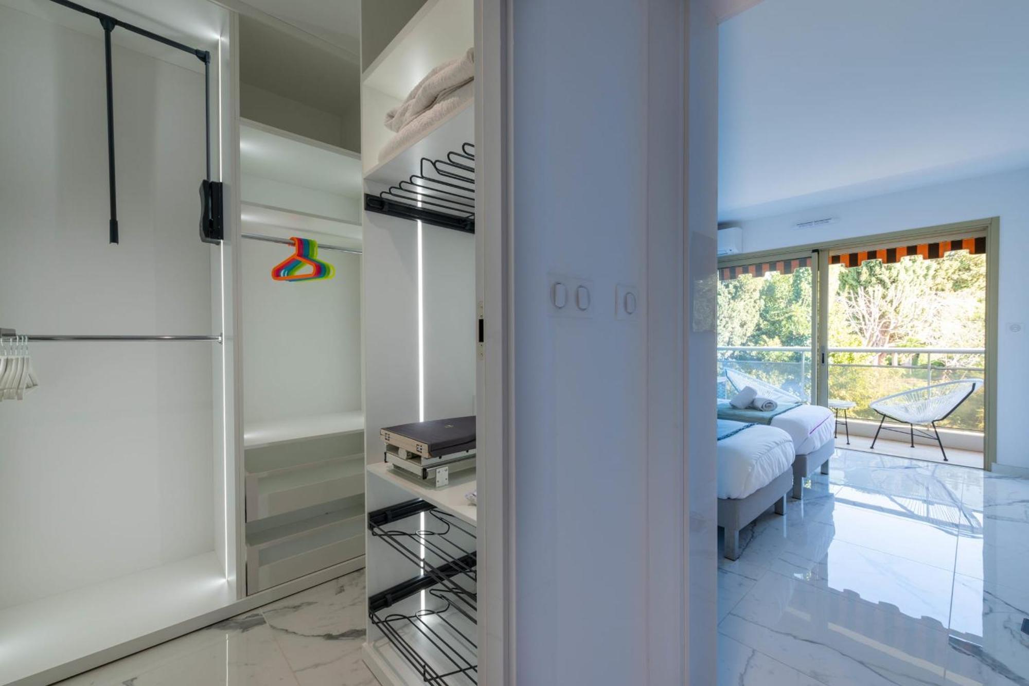 Spacious 2-br In A With Pool * Cannes