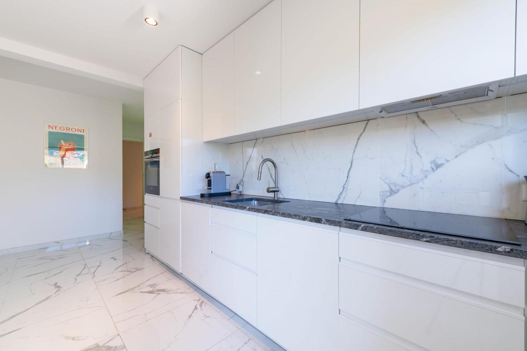 Spacious 2-br In A With Pool Cannes