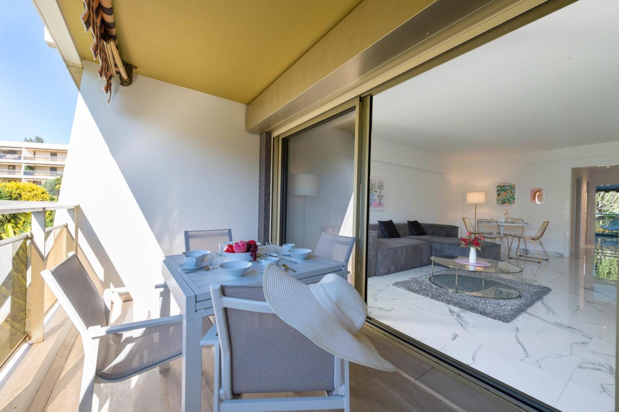 Apartment Spacious 2-br In A With Pool