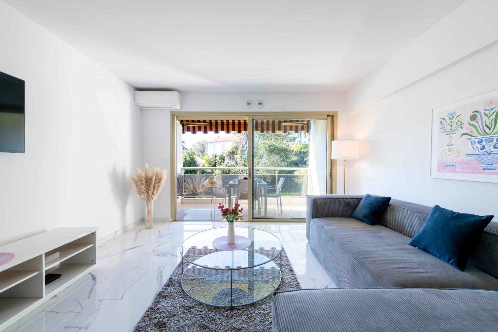 Spacious 2-br In A With Pool