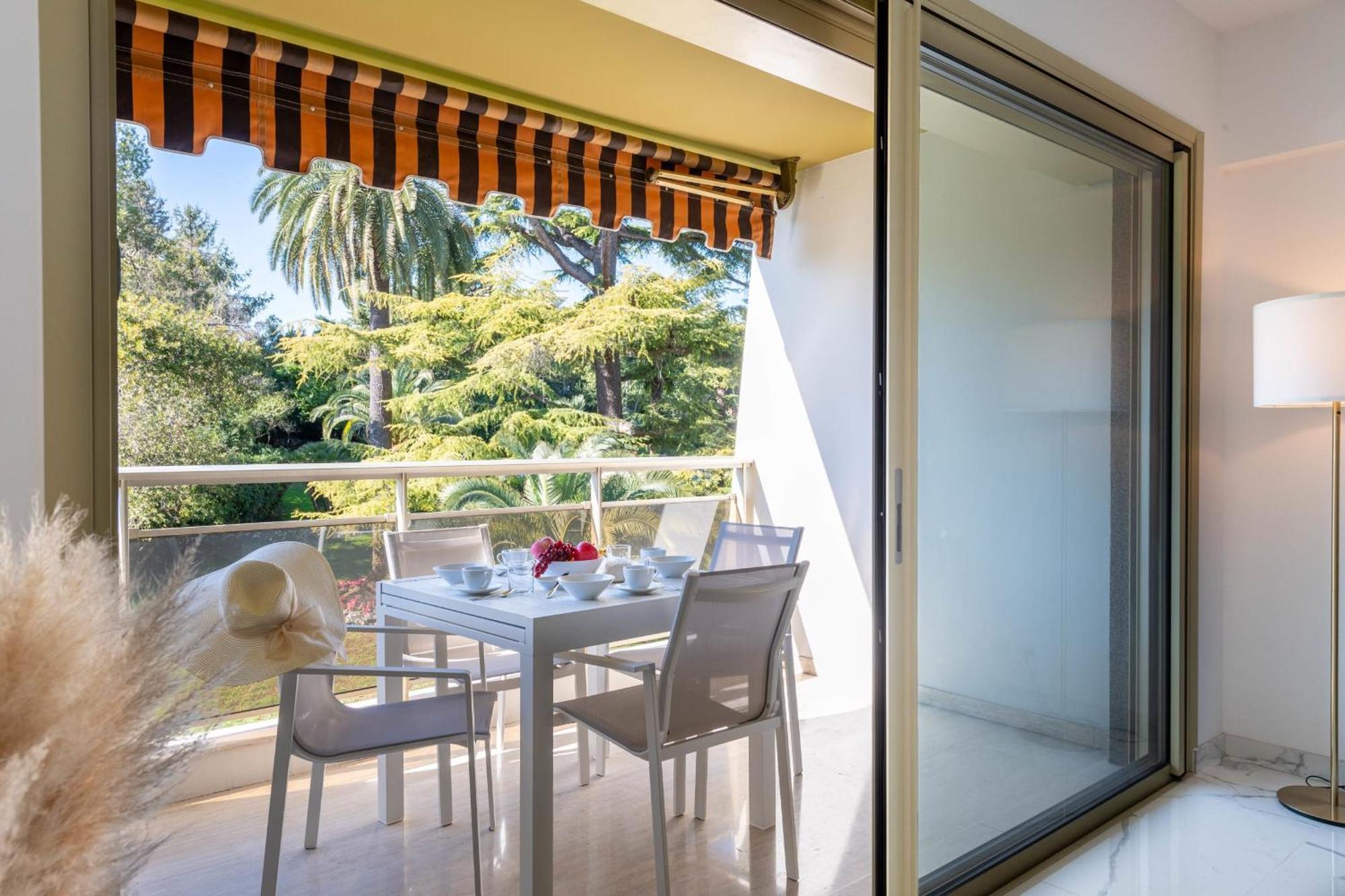 Spacious 2-br In A With Pool *