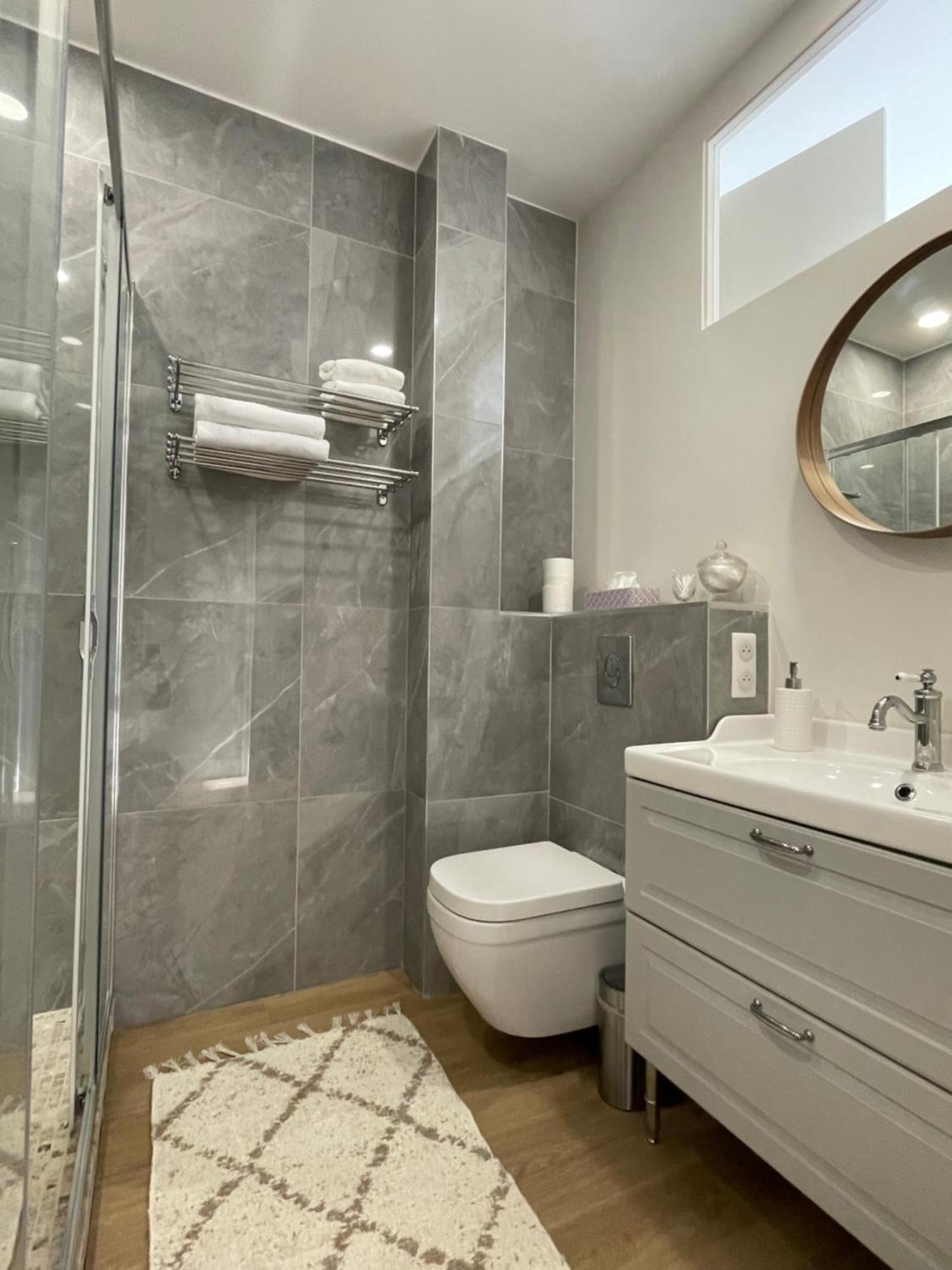 Apartment Superbe T2 Climatise Au Centre + Parking
