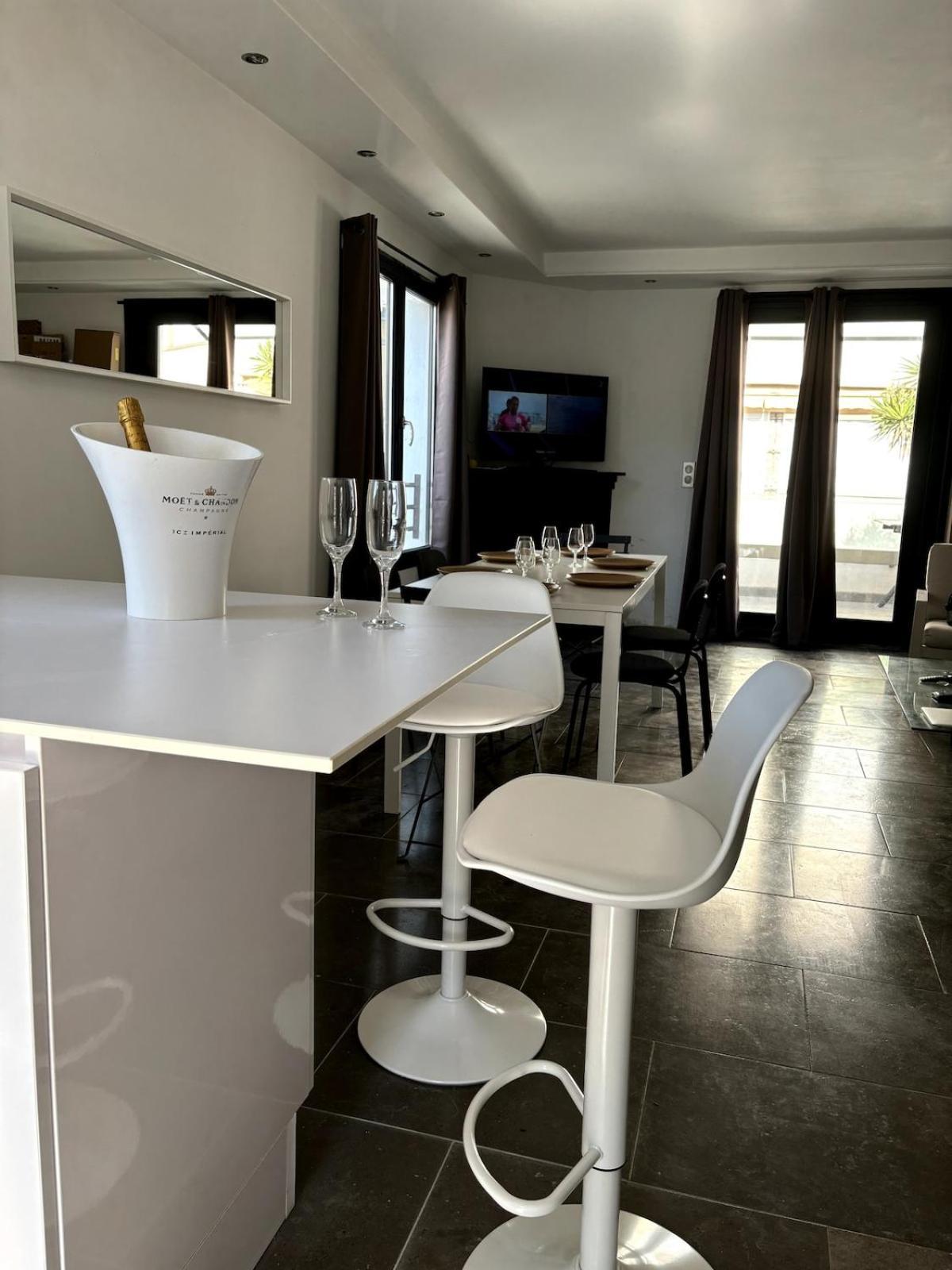 Apartment 70m2, 2 Pour 4 Pers Avec Terrasses A 200m Des Plages, Palmbee *