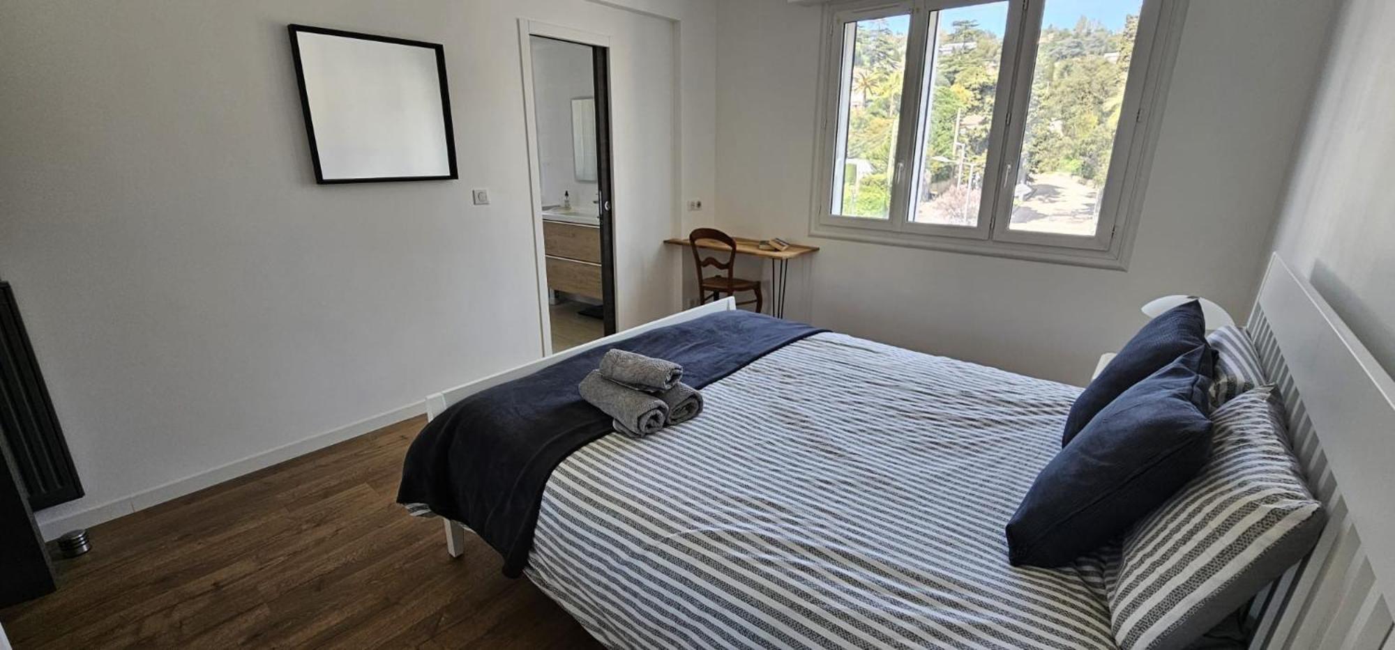 Parentale , Salle De Bain Privee, Acces Plages & Vue Du Salon Dans Partage Privatunterkunft *