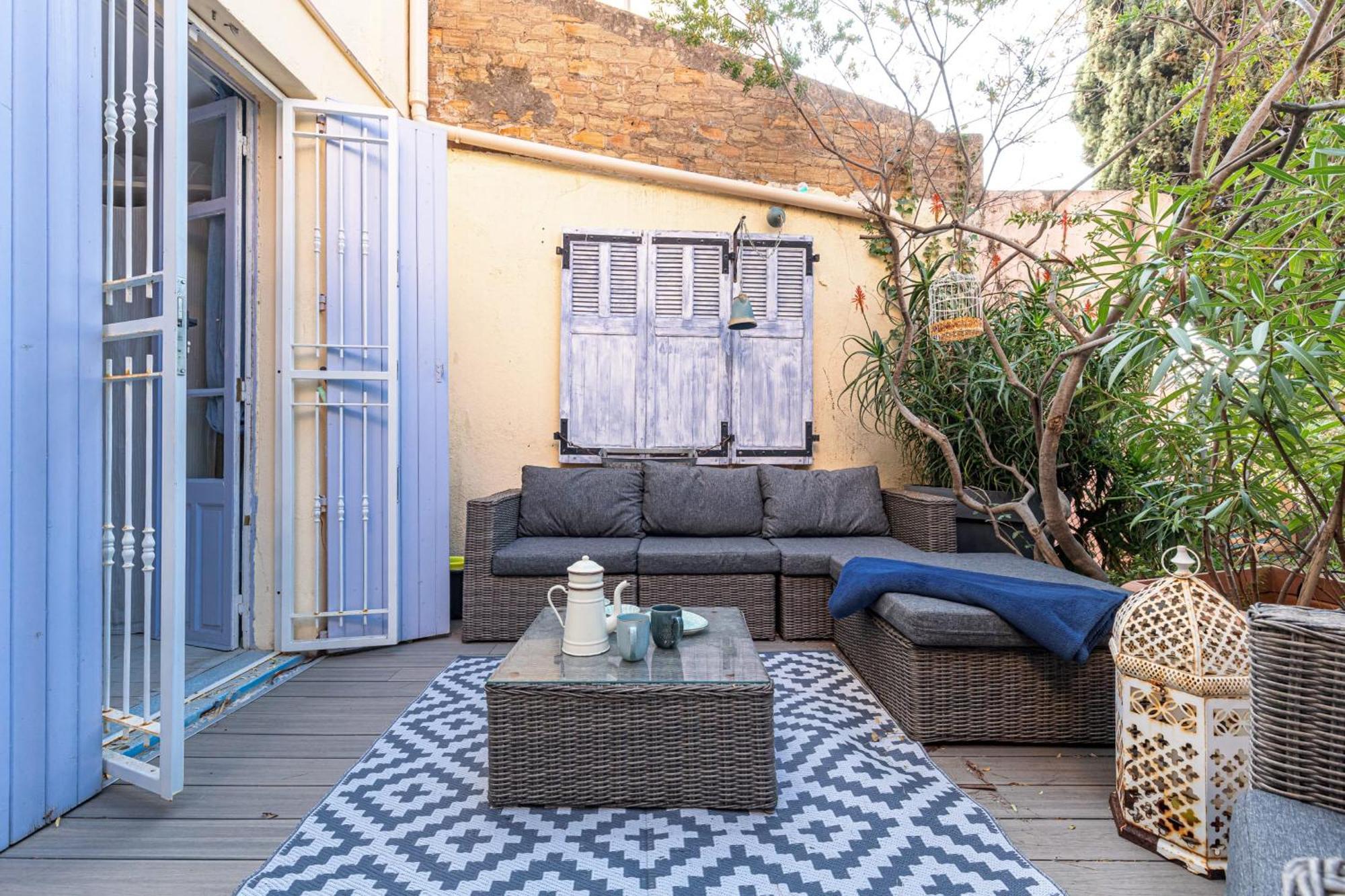 Atypical Old Town In Large Terrace Apartment
