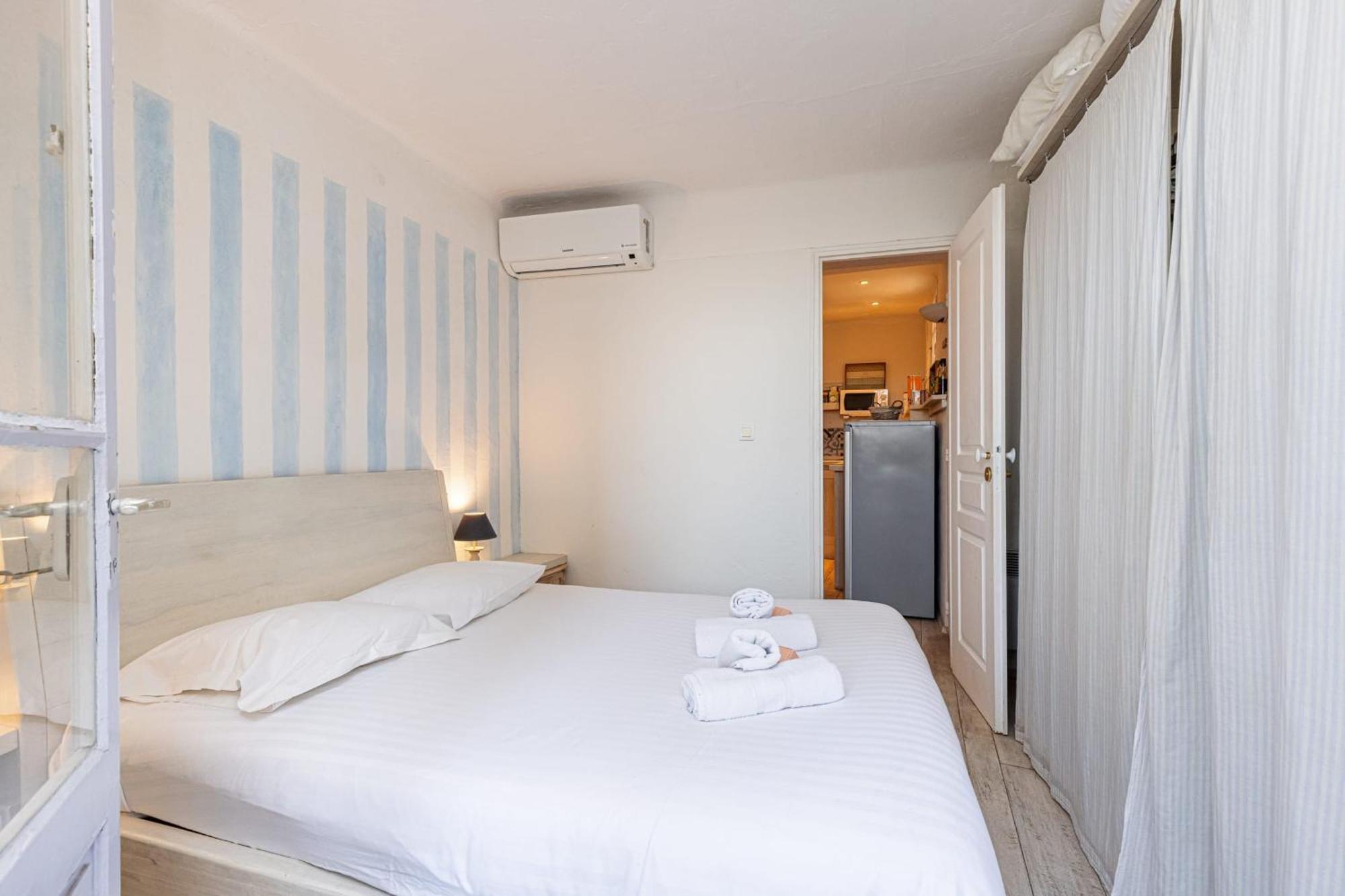 Atypical Old Town In Large Terrace Apartment Cannes