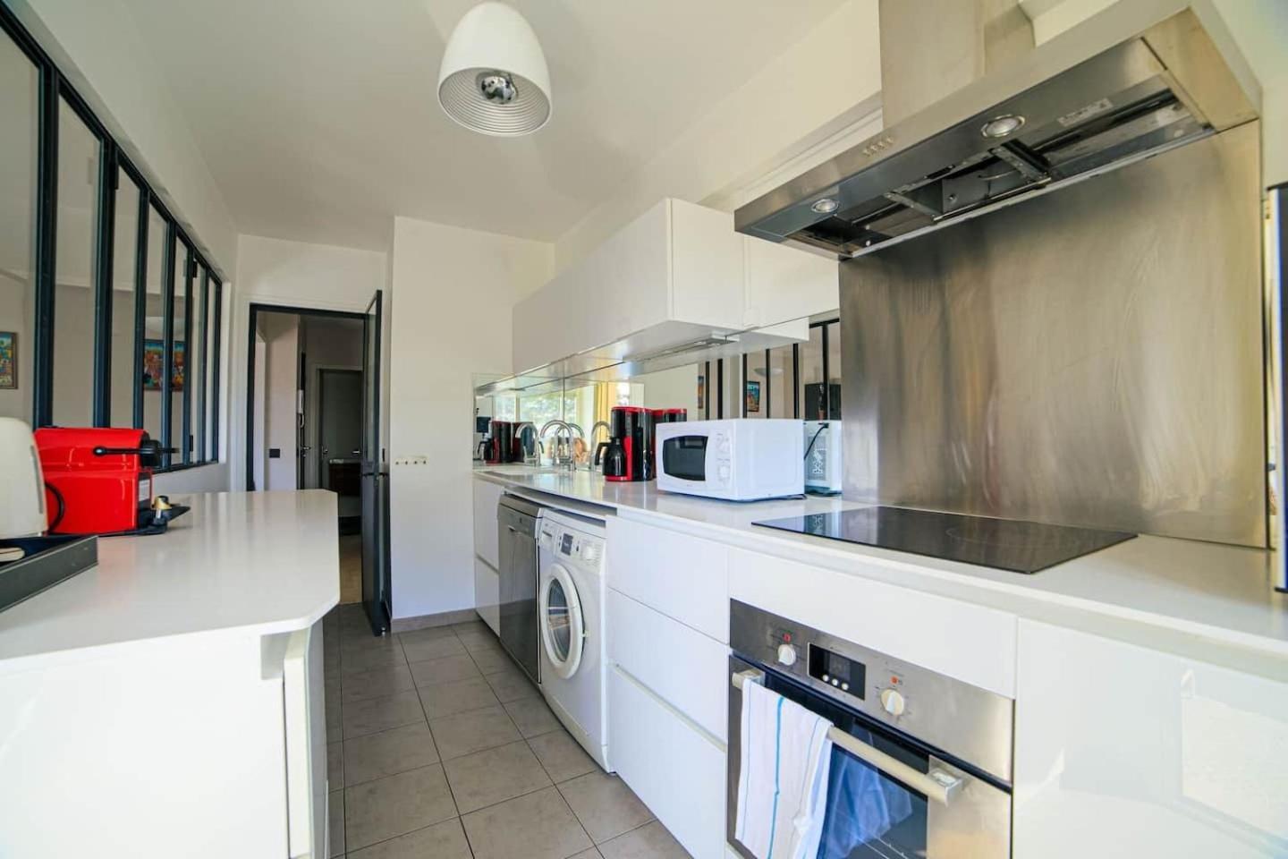 Spacieux ! Le Numero De Whatzap Est Sur La Photo ! Homestay Cannes