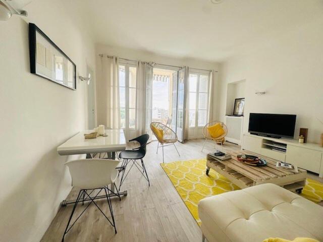 Apartment Roi *