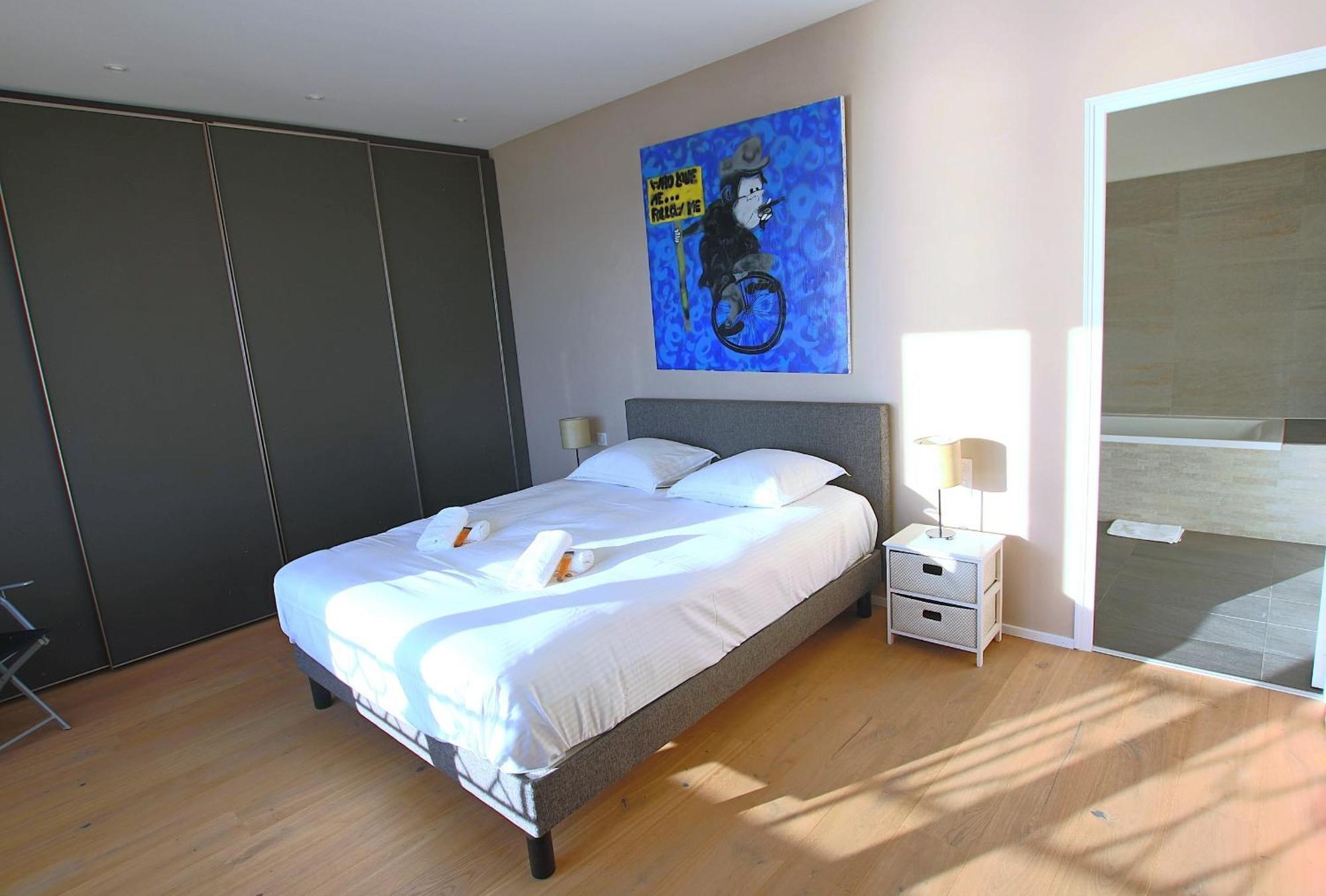 Apartment 130 M3 With 3 En-suite Bedrooms And Exceptional Sea View *