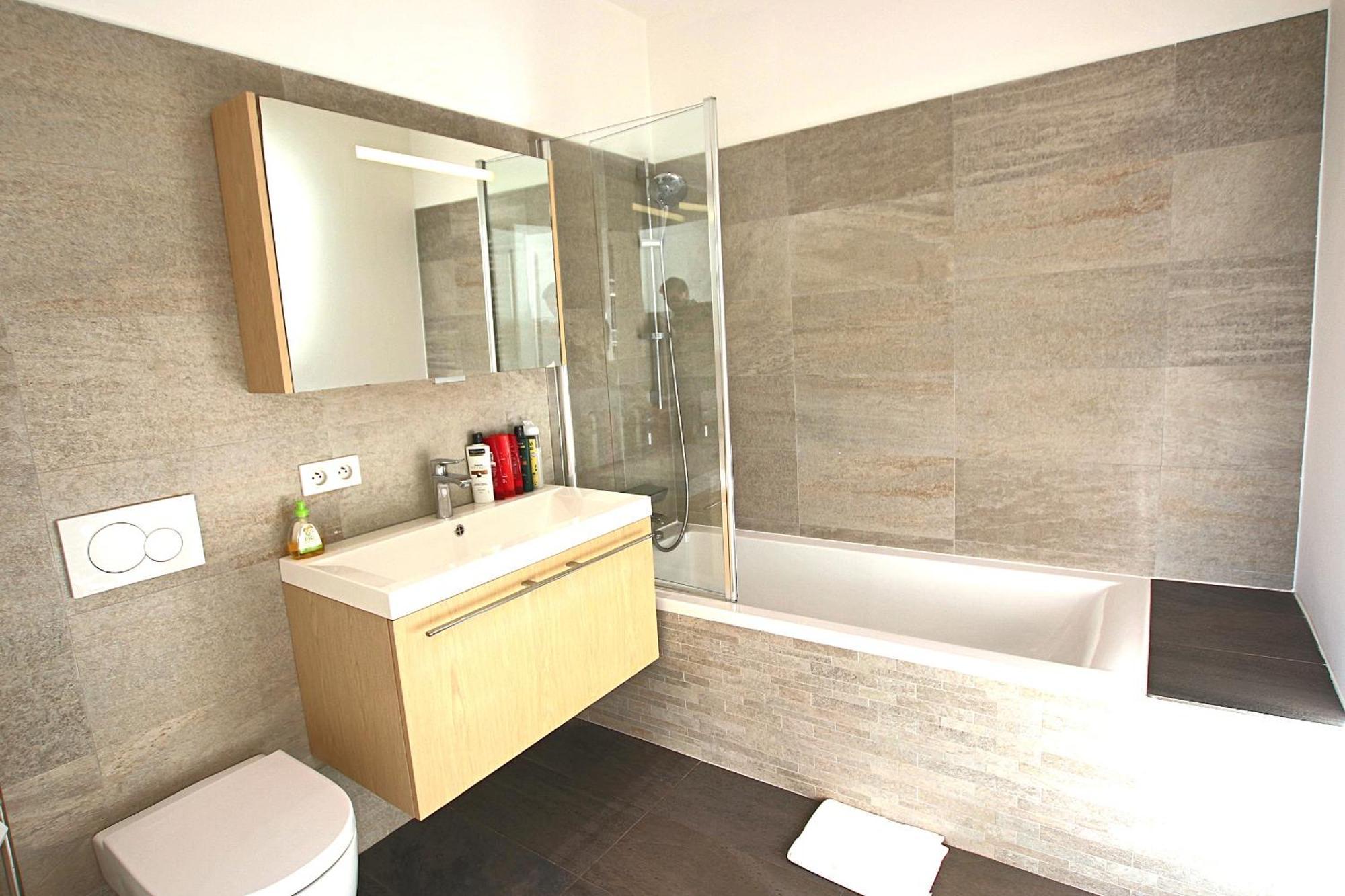 130 M3 With 3 En-suite Bedrooms And Exceptional Sea View Cannes