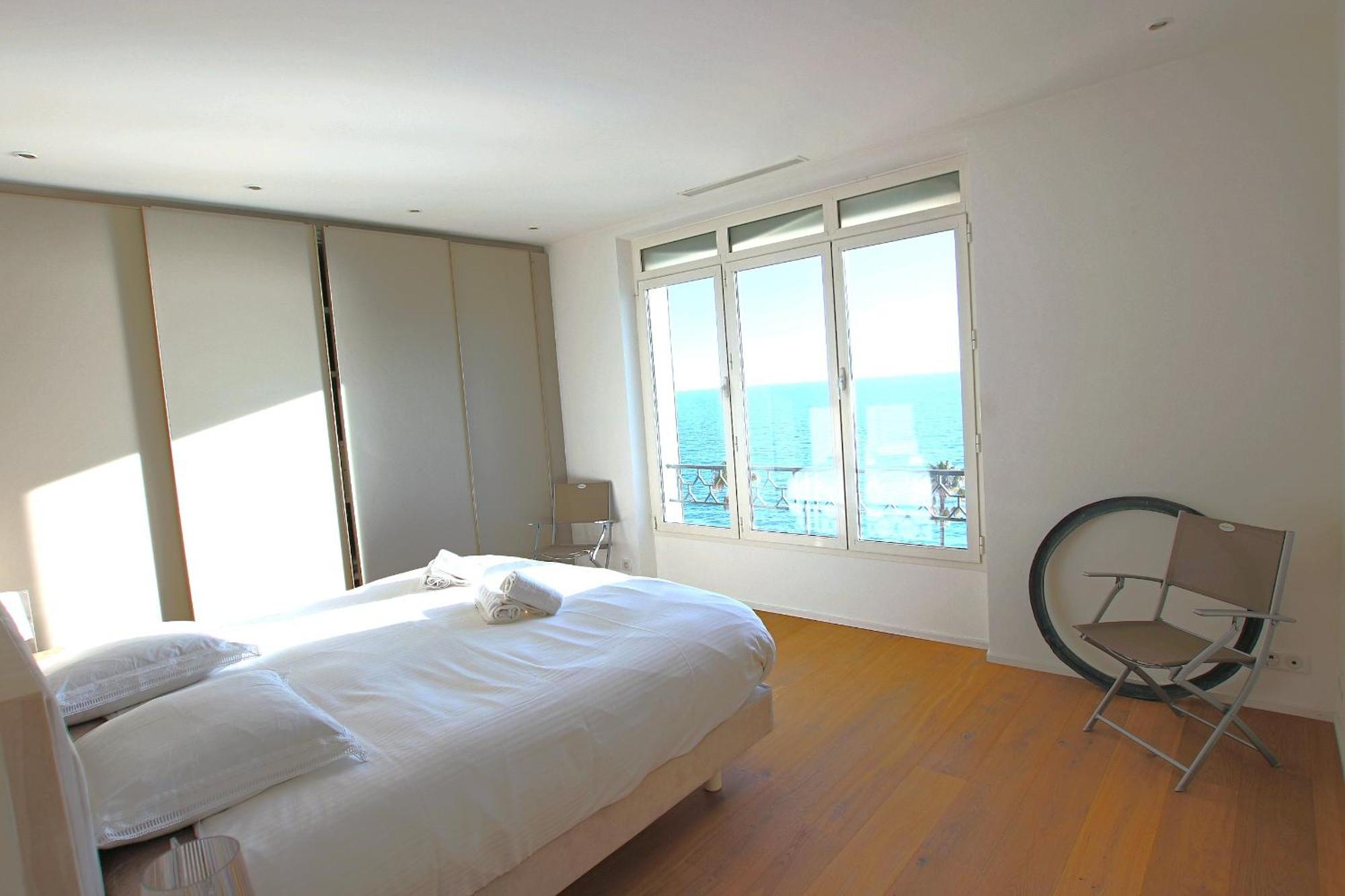 Apartment 130 M3 With 3 En-suite Bedrooms And Exceptional Sea View *