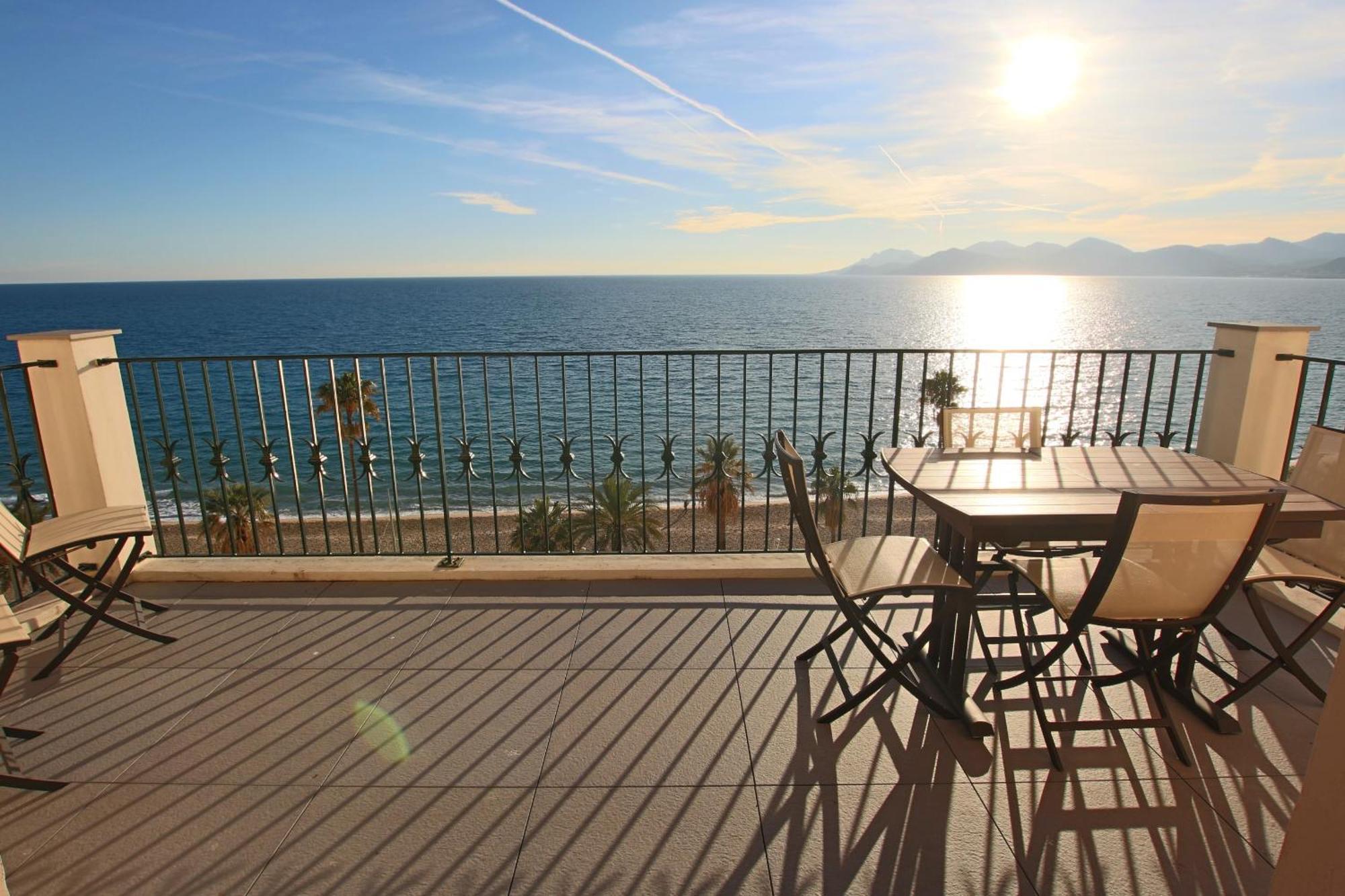 130 M3 With 3 En-suite Bedrooms And Exceptional Sea View * Cannes