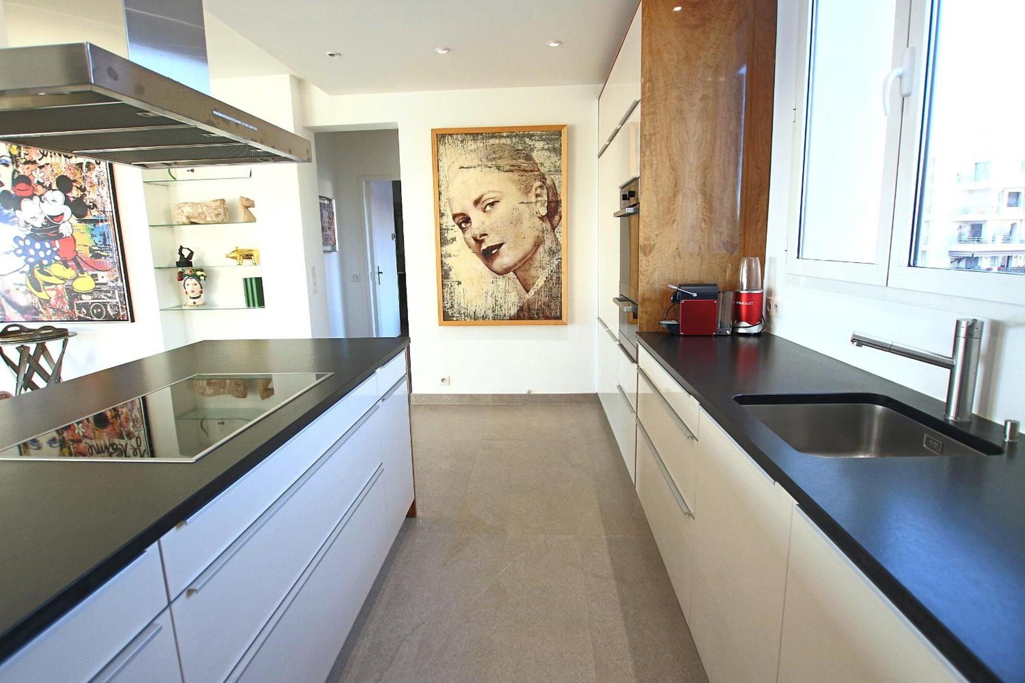 Apartment 130 M3 With 3 En-suite Bedrooms And Exceptional Sea View