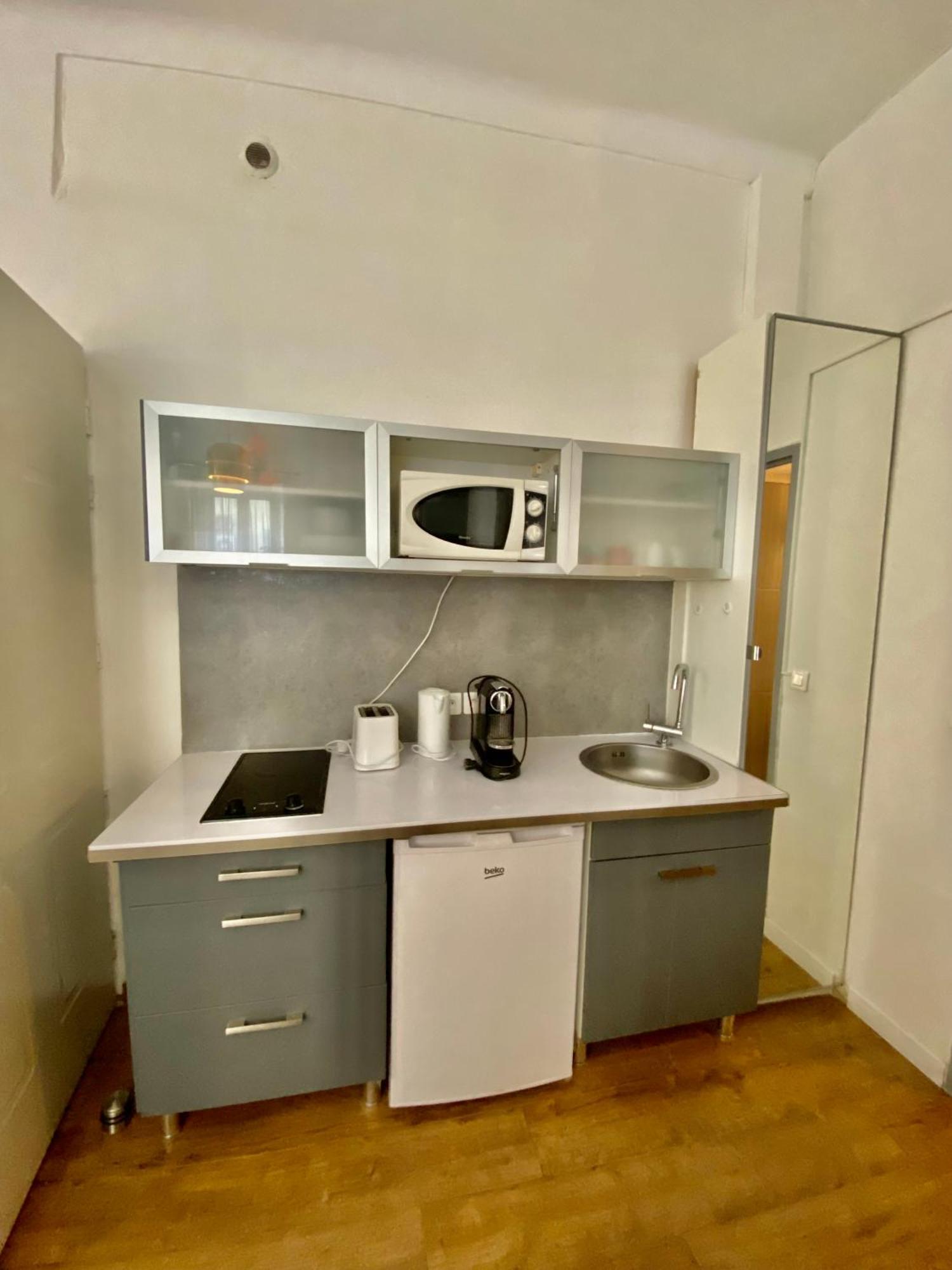 Apartment Port Area