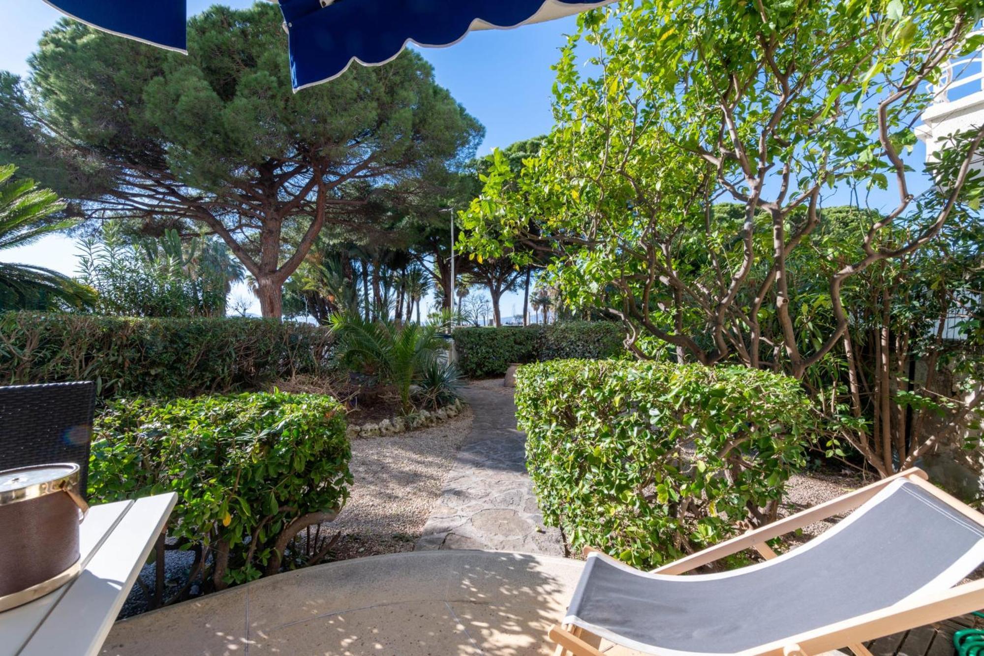 Apartment Garden-level In Palm With Garage Cannes