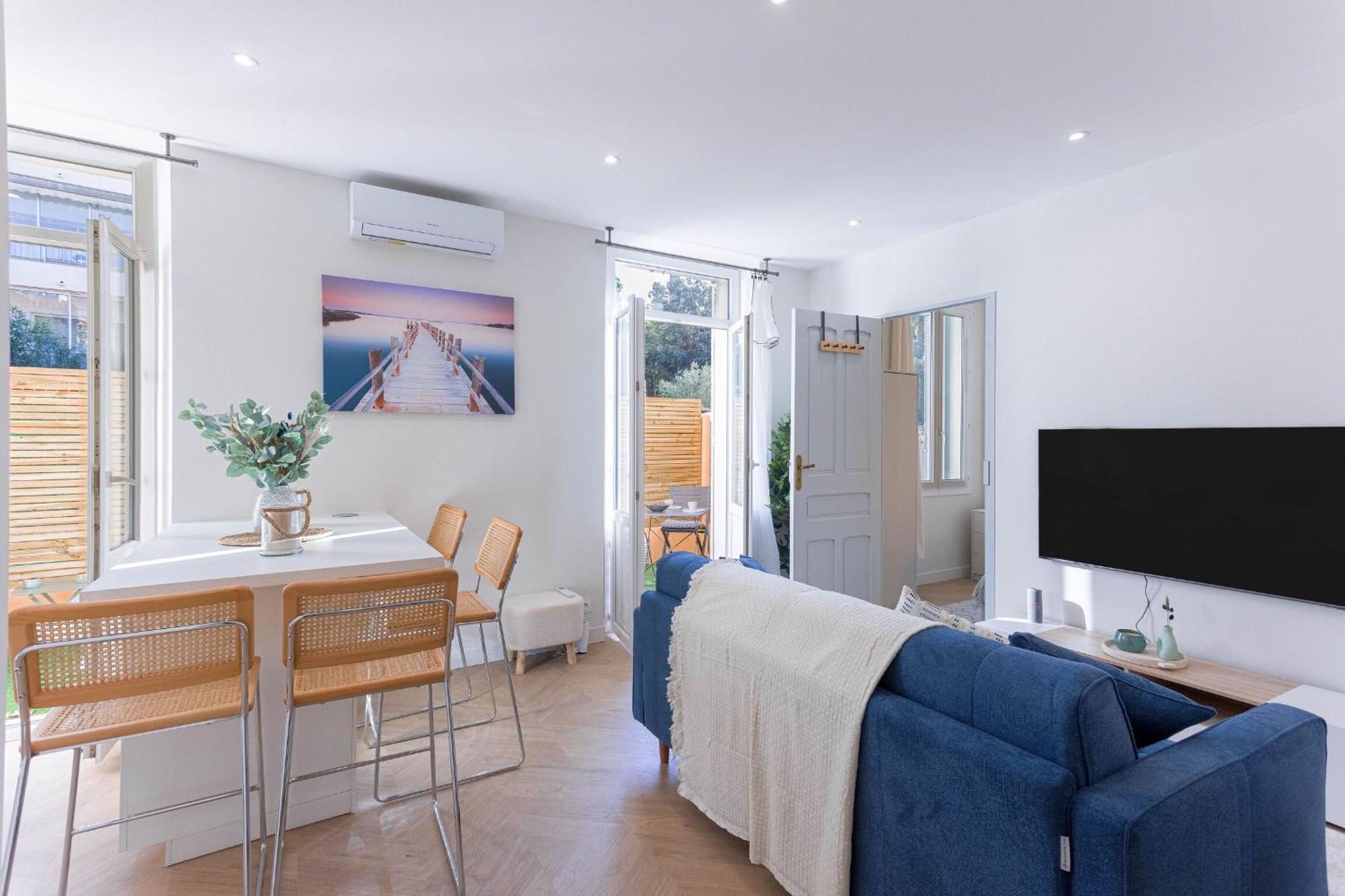 Leandre Sardou Apartment