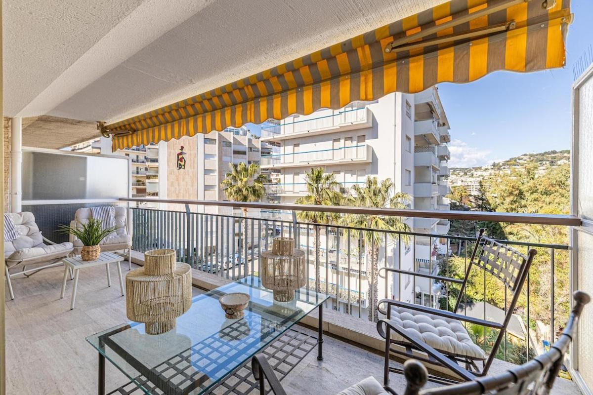 Palm Beach, Sea View Apartment, 100m From Beaches *