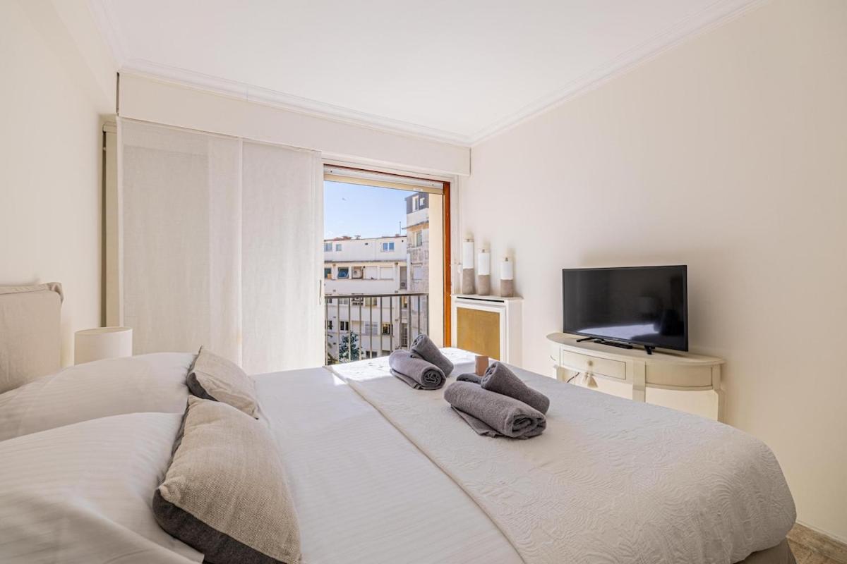 Palm Beach, Sea View Apartment, 100m From Beaches Apartment *