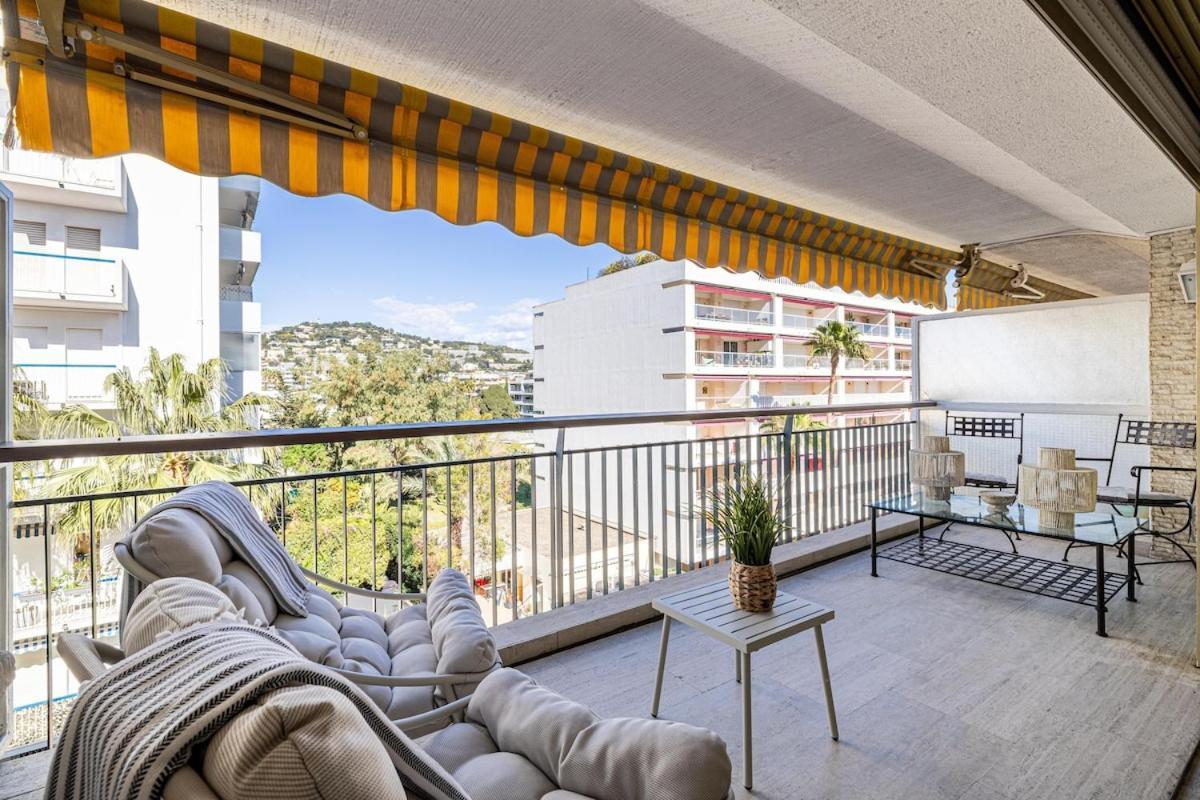 Palm Beach, Sea View Apartment, 100m From Beaches