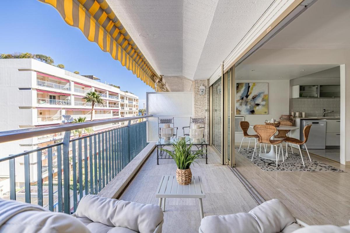 Palm Beach, Sea View Apartment, 100m From Beaches *