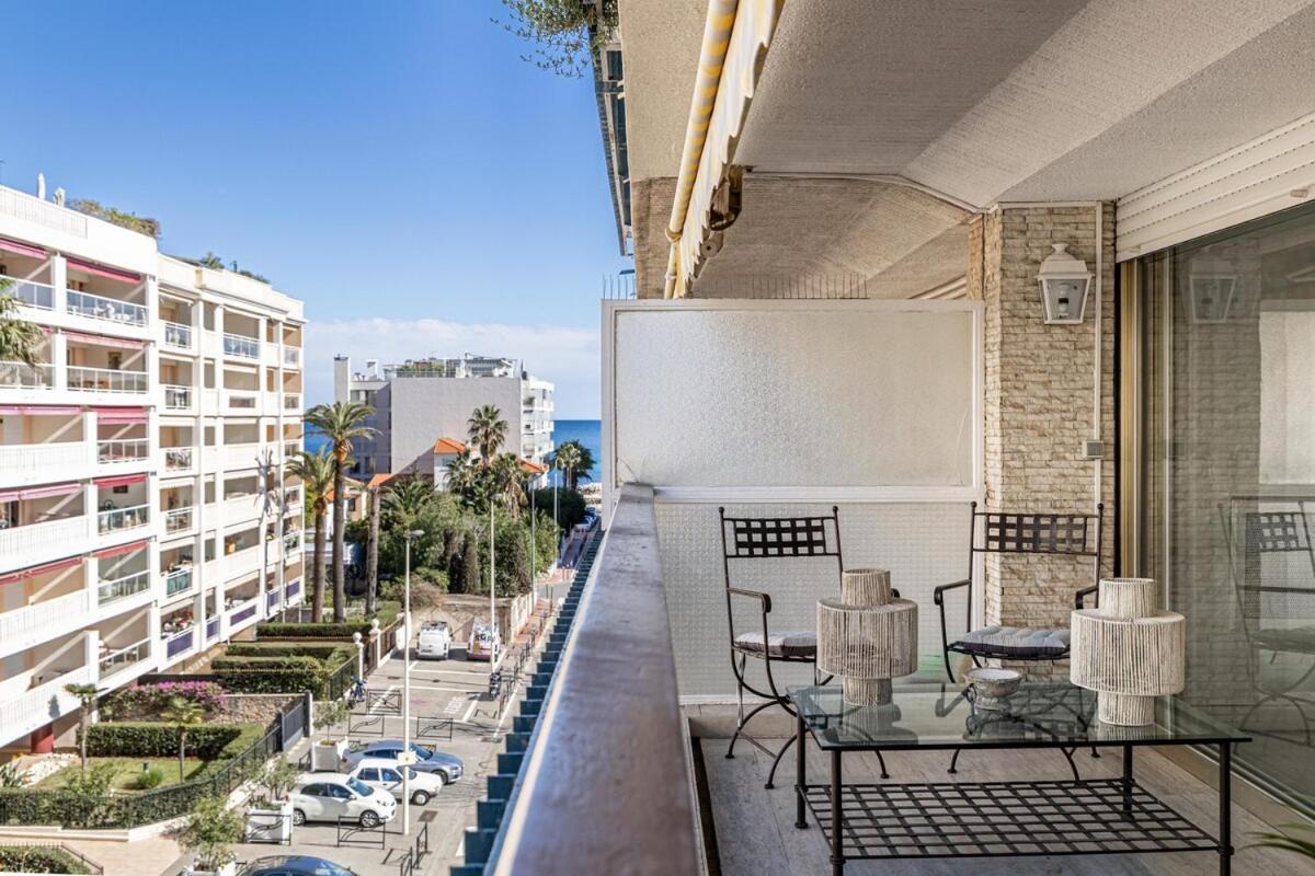 Palm Beach, Sea View Apartment, 100m From Beaches *