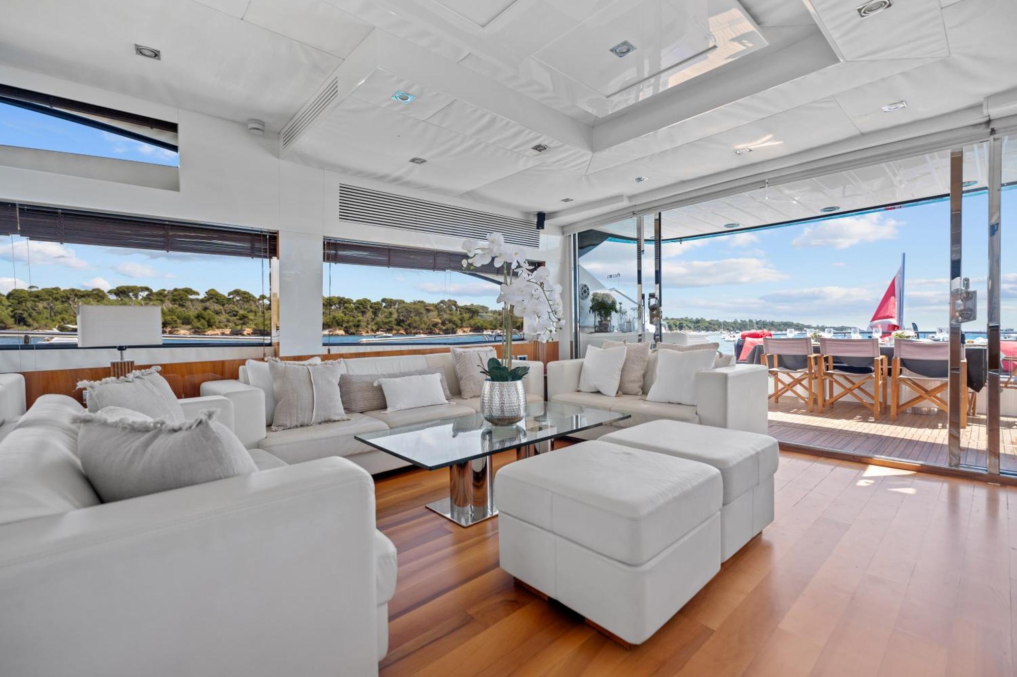 Botel Palumba Cannes