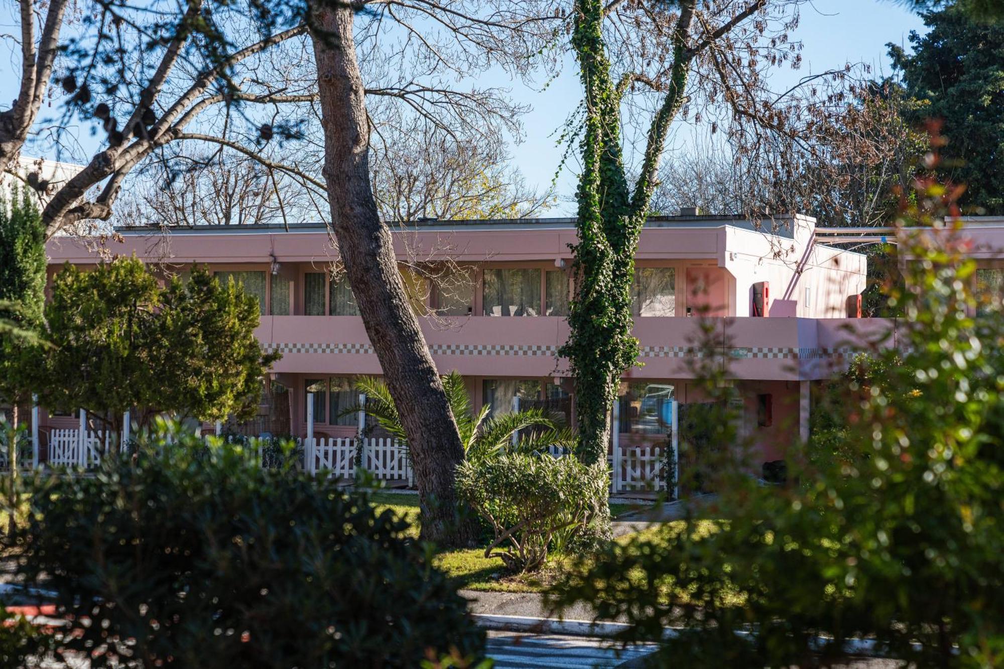 Hotel Kyriad - Mandelieu 3*