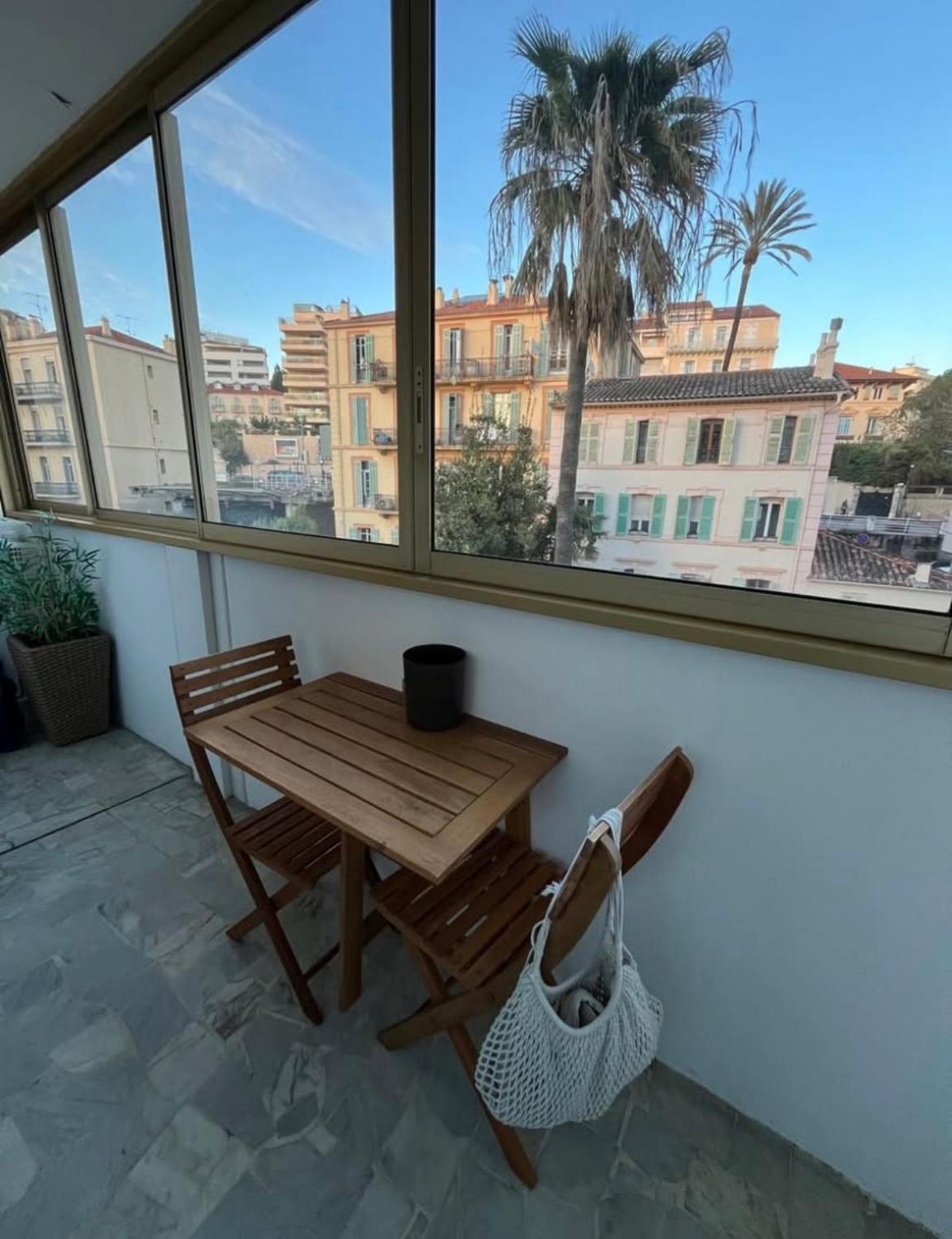 Apartment Meuble A 2 Pas De La Cannes