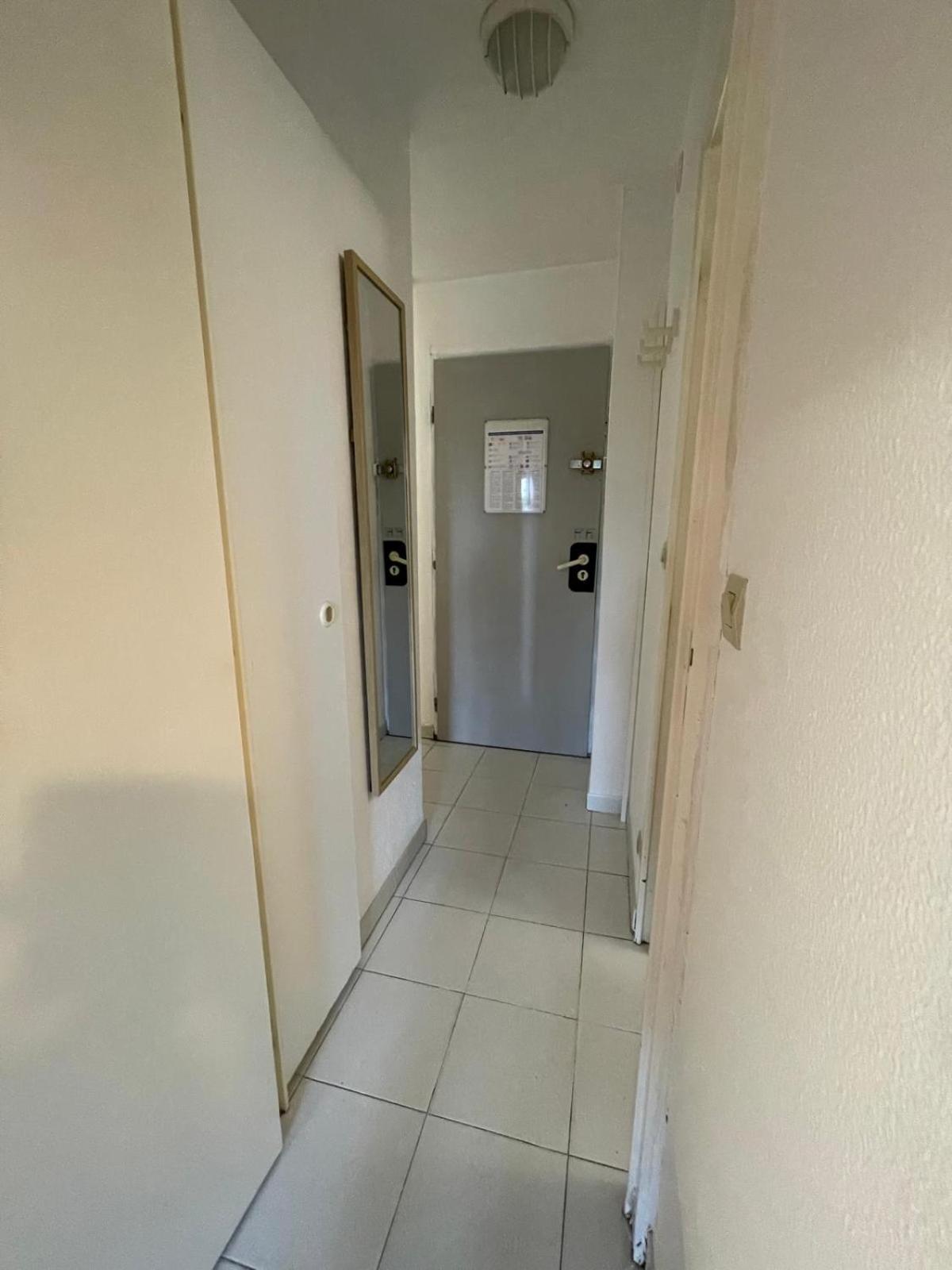 Cannes, Piscine - Terrasse, Jardin Privatif - 4 Personnes Apartment