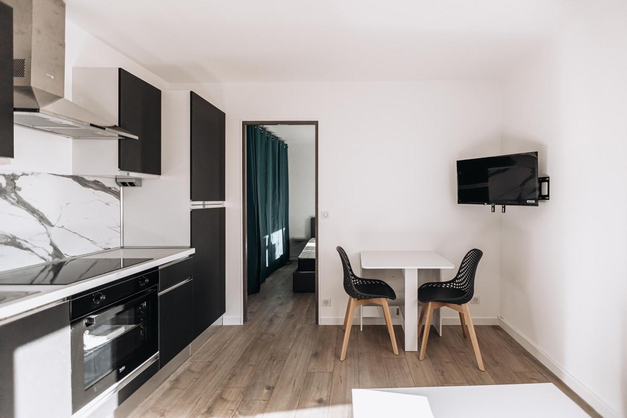 Beautiful In Cannes, Seaside Near Palais And Apartment