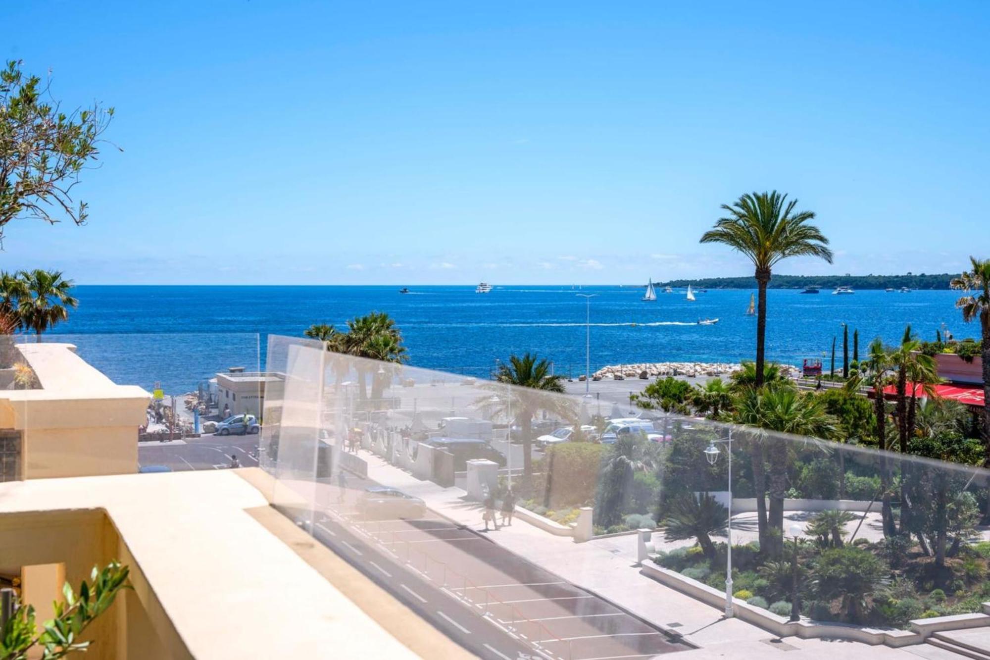 Stunning 3 Bedrooms With A Sea View Terrace Apartment Cannes