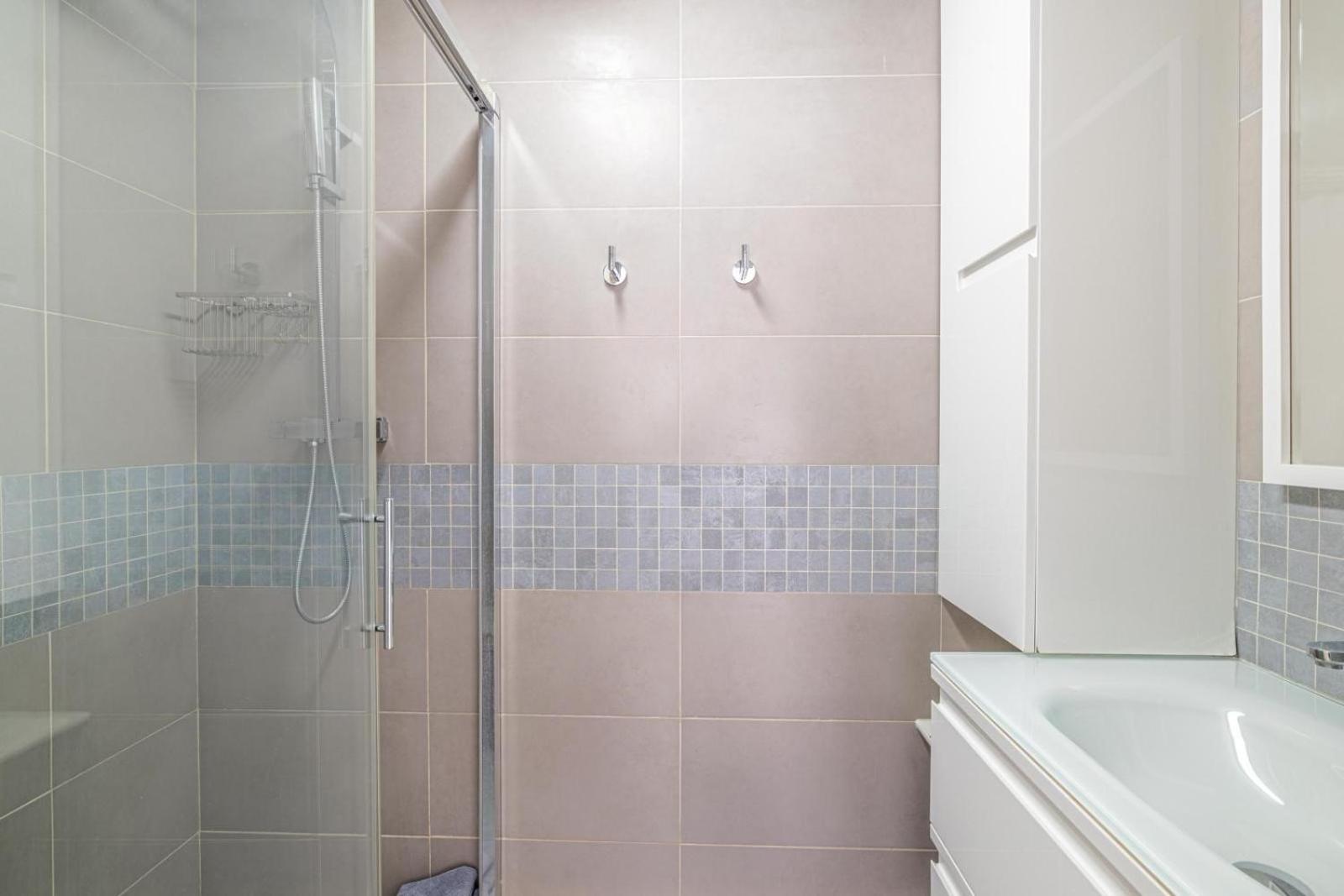 Apartment 4 Pieces Balcon Parking Proche Martinez A3b130 Cannes