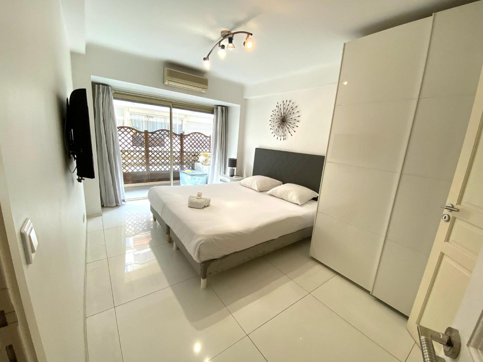 Apartment 4 Pieces Balcon Parking Proche Martinez A3b130 Cannes