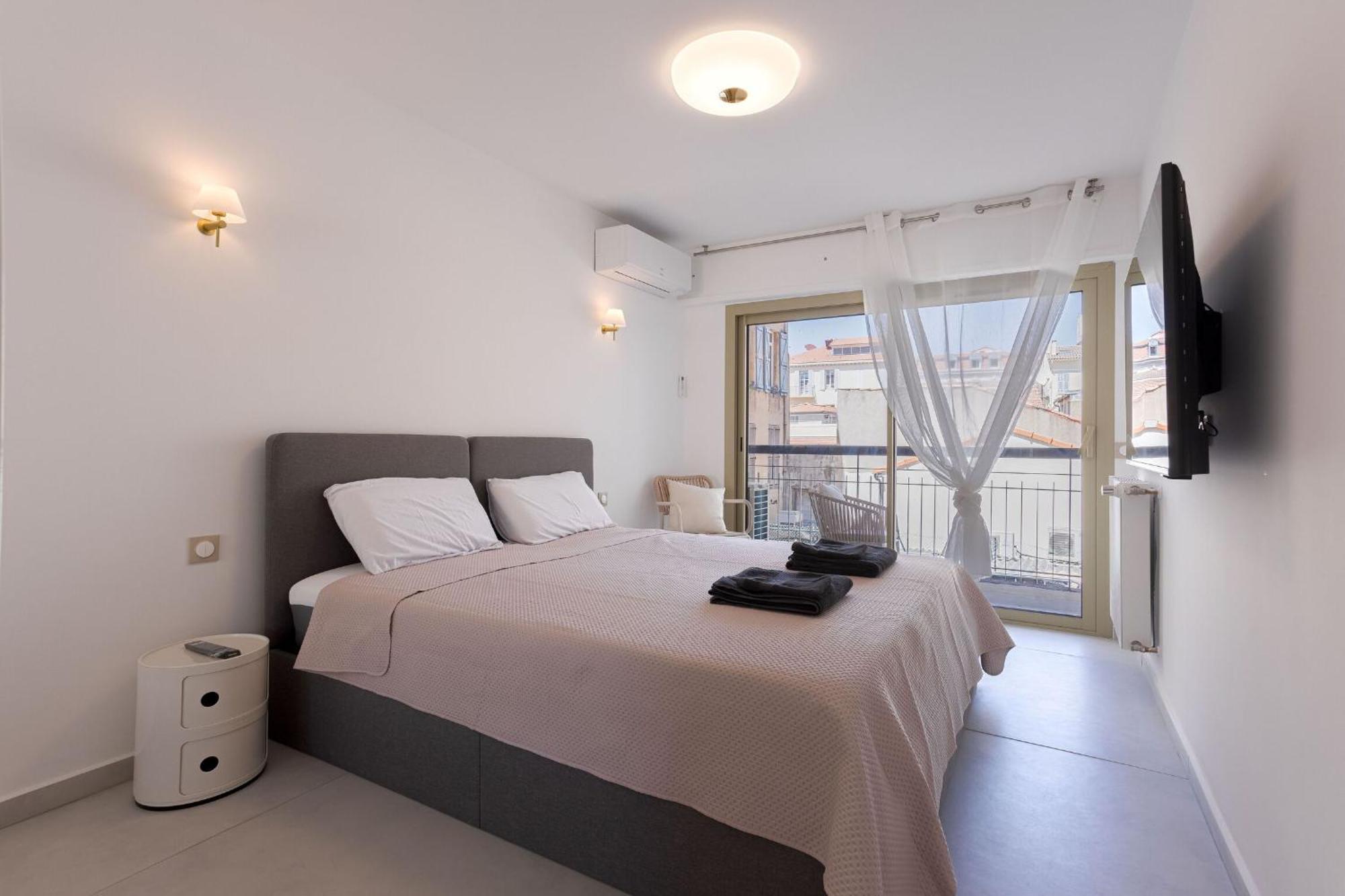 7 Pradignac By Halldis *