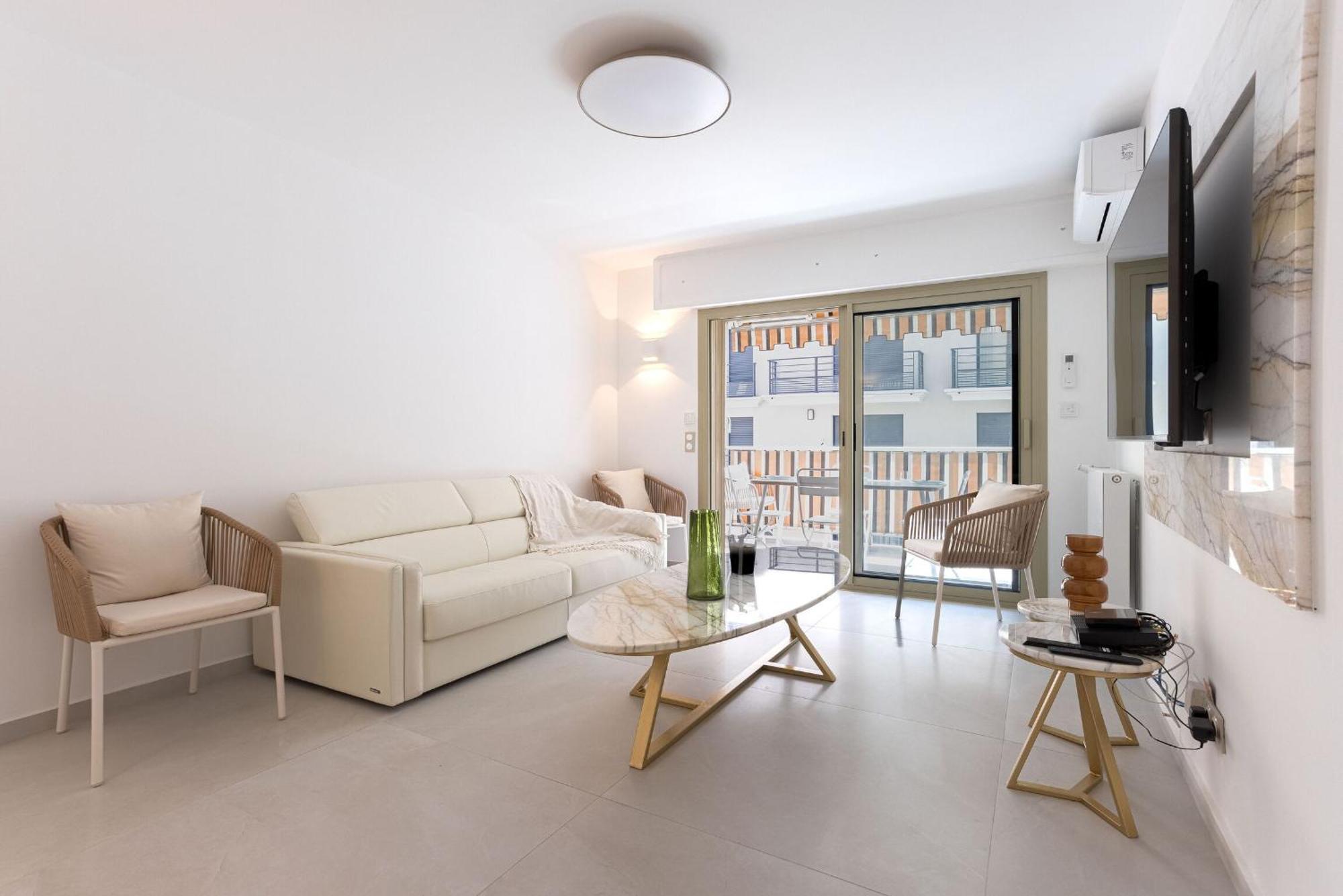 7 Pradignac By Halldis Apartment
