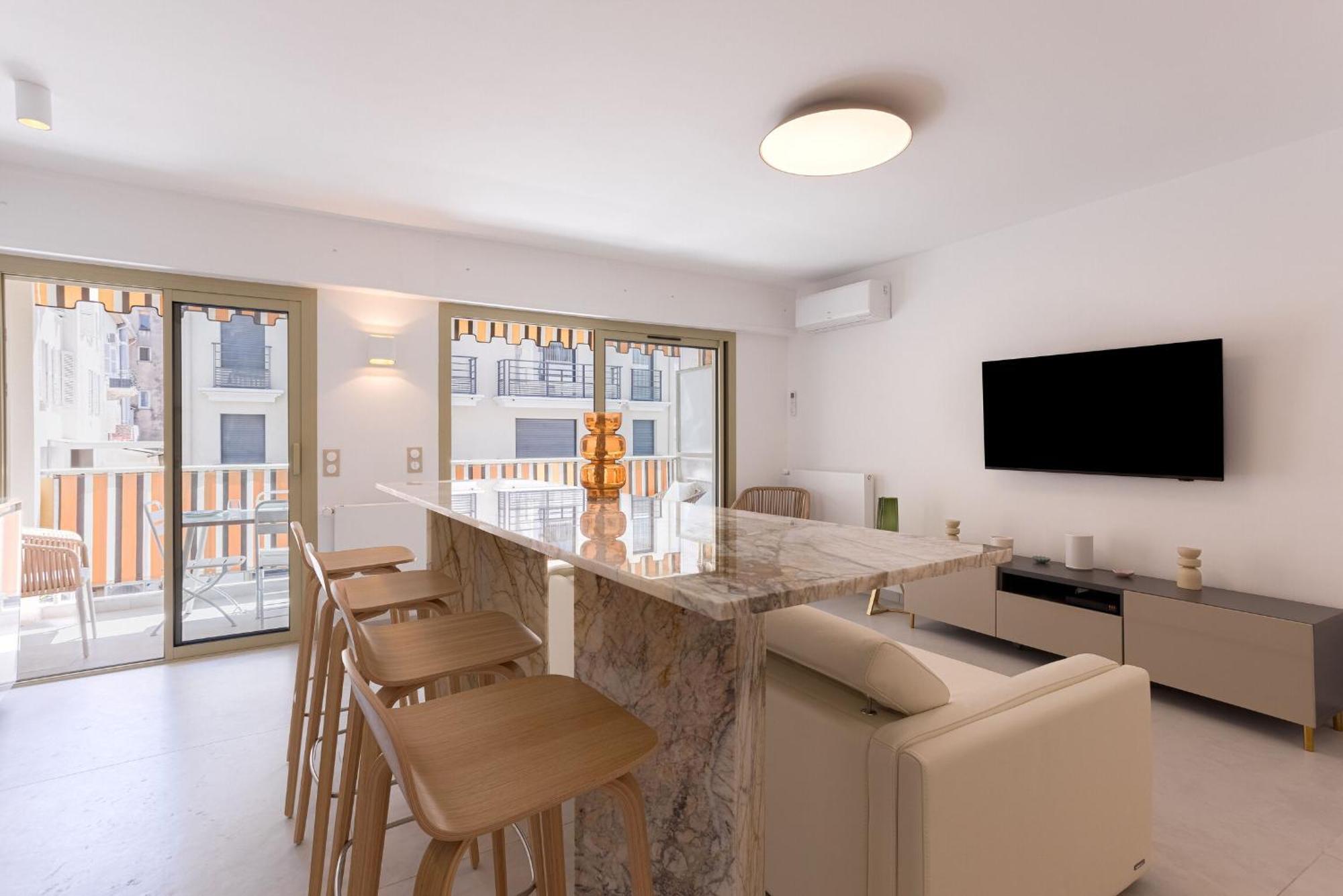 7 Pradignac By Halldis Cannes