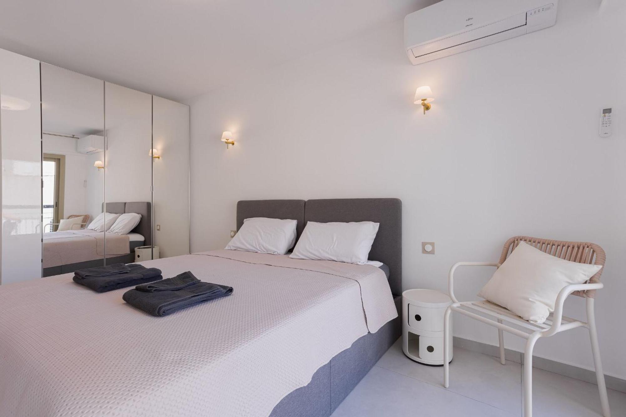 7 Pradignac By Halldis Apartment