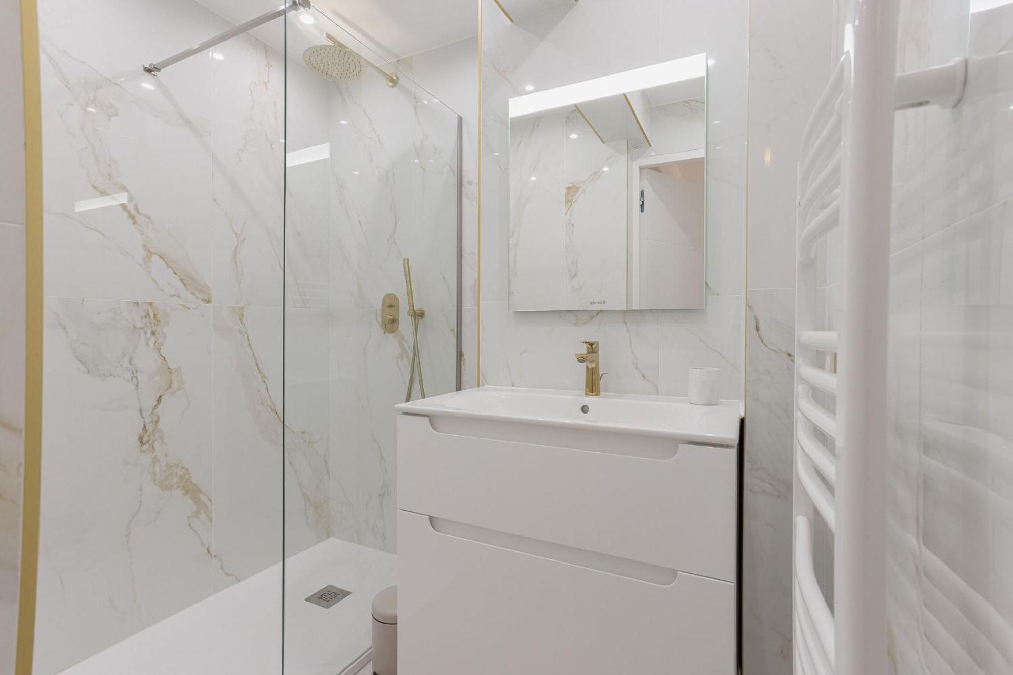 7 Pradignac By Halldis Apartment