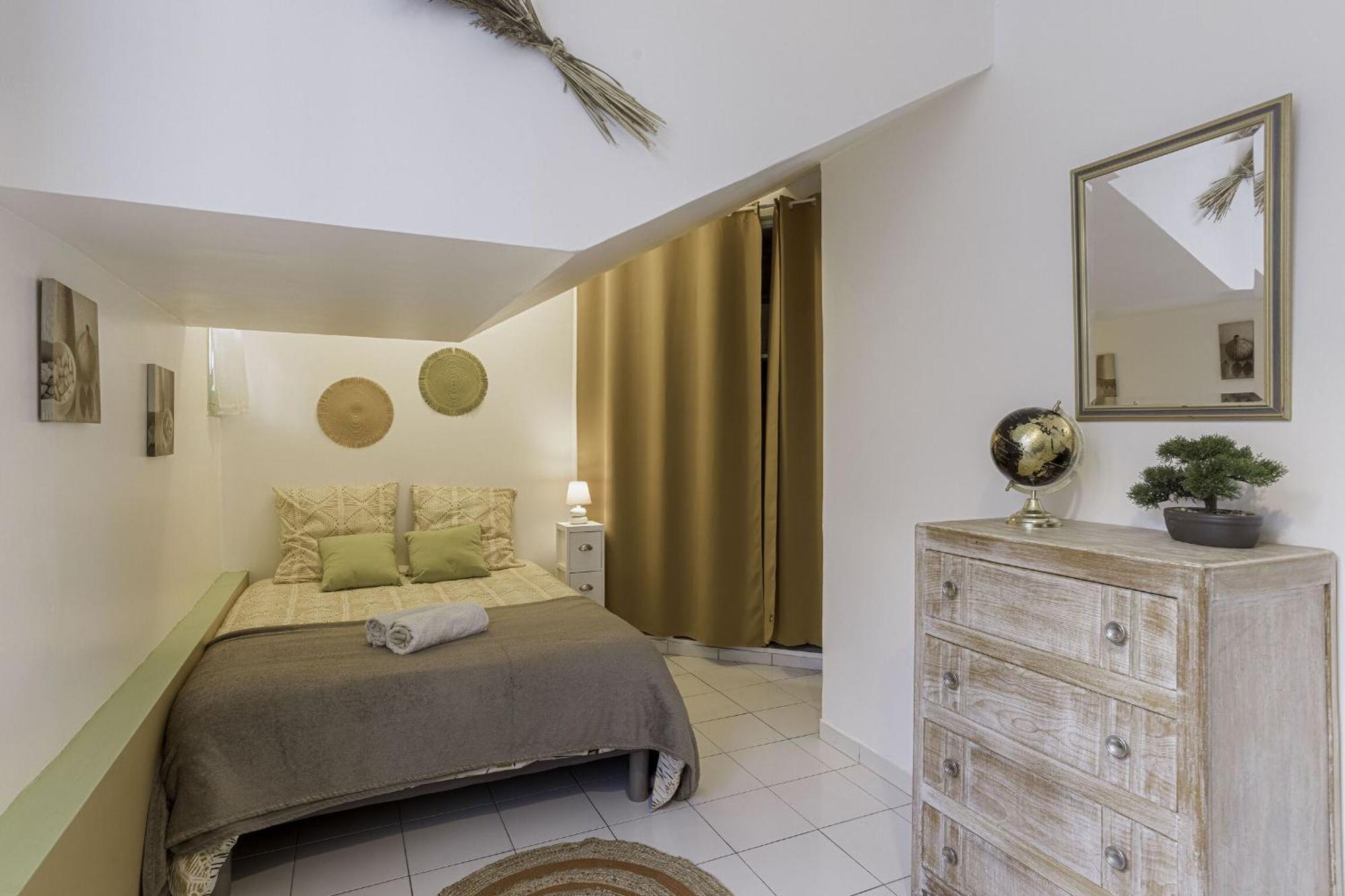 La Maison Fleurie By Halldis Cannes