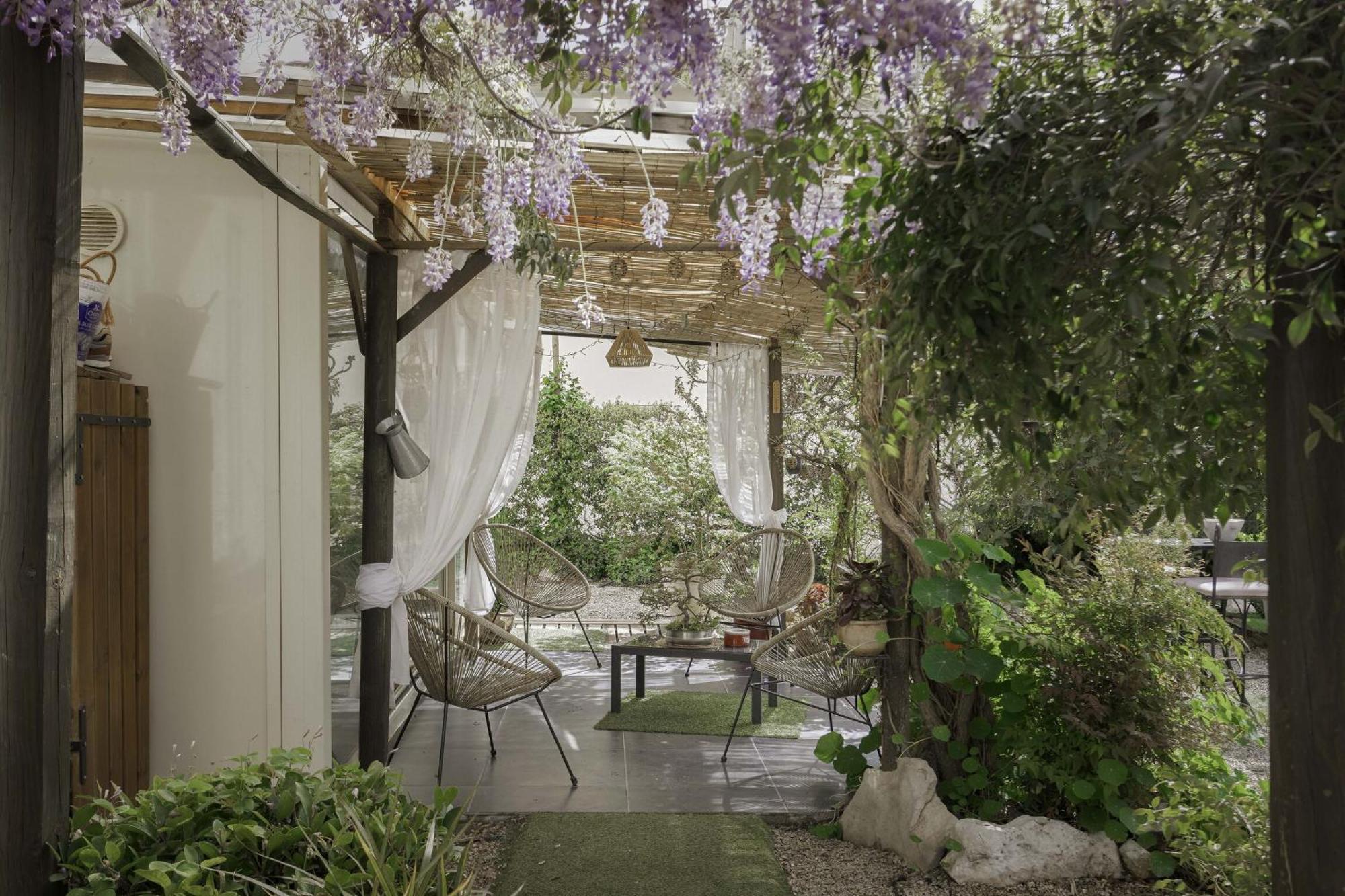 Apartment La Maison Fleurie By Halldis