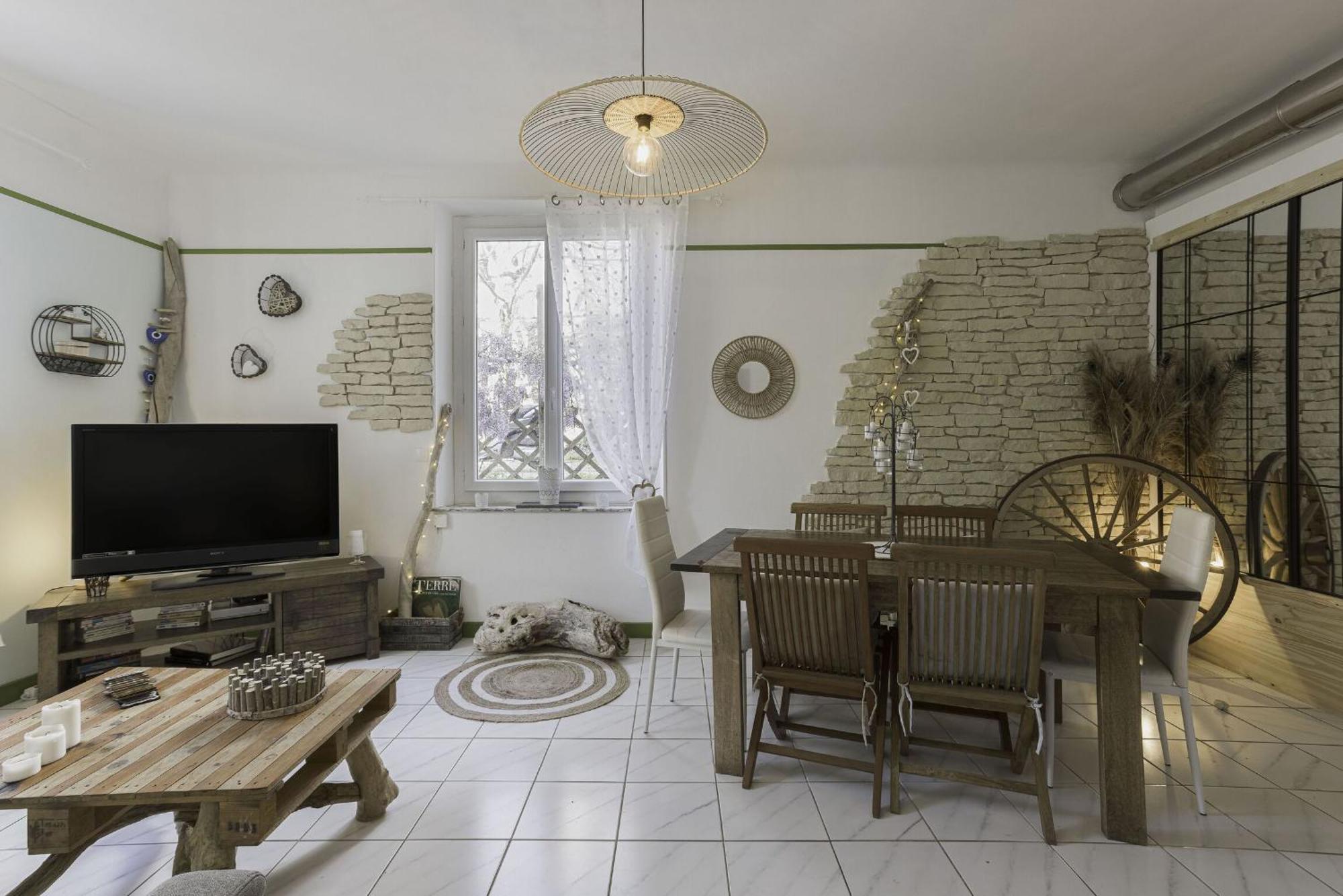 Apartment La Maison Fleurie By Halldis Cannes